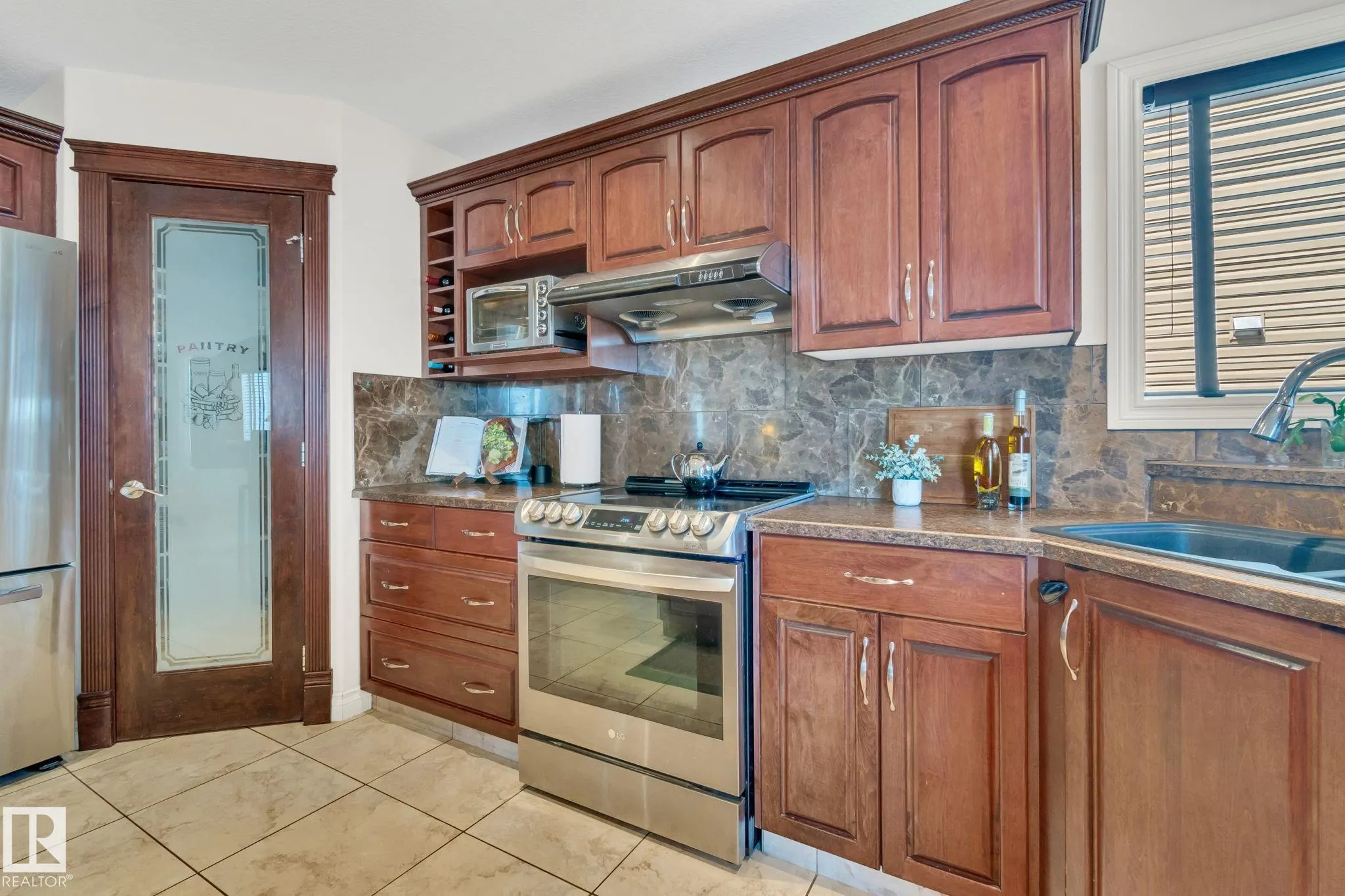 77 LAKEWOOD Boulevard