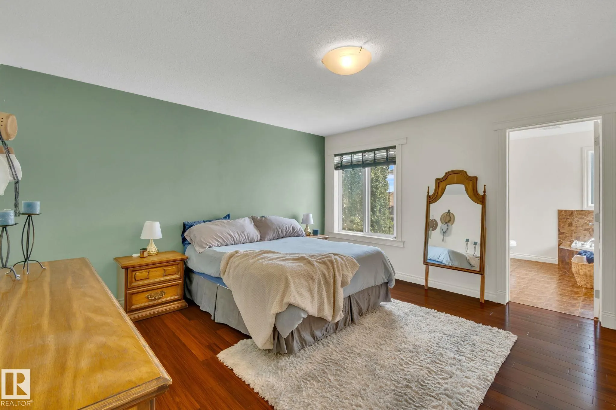 77 LAKEWOOD Boulevard