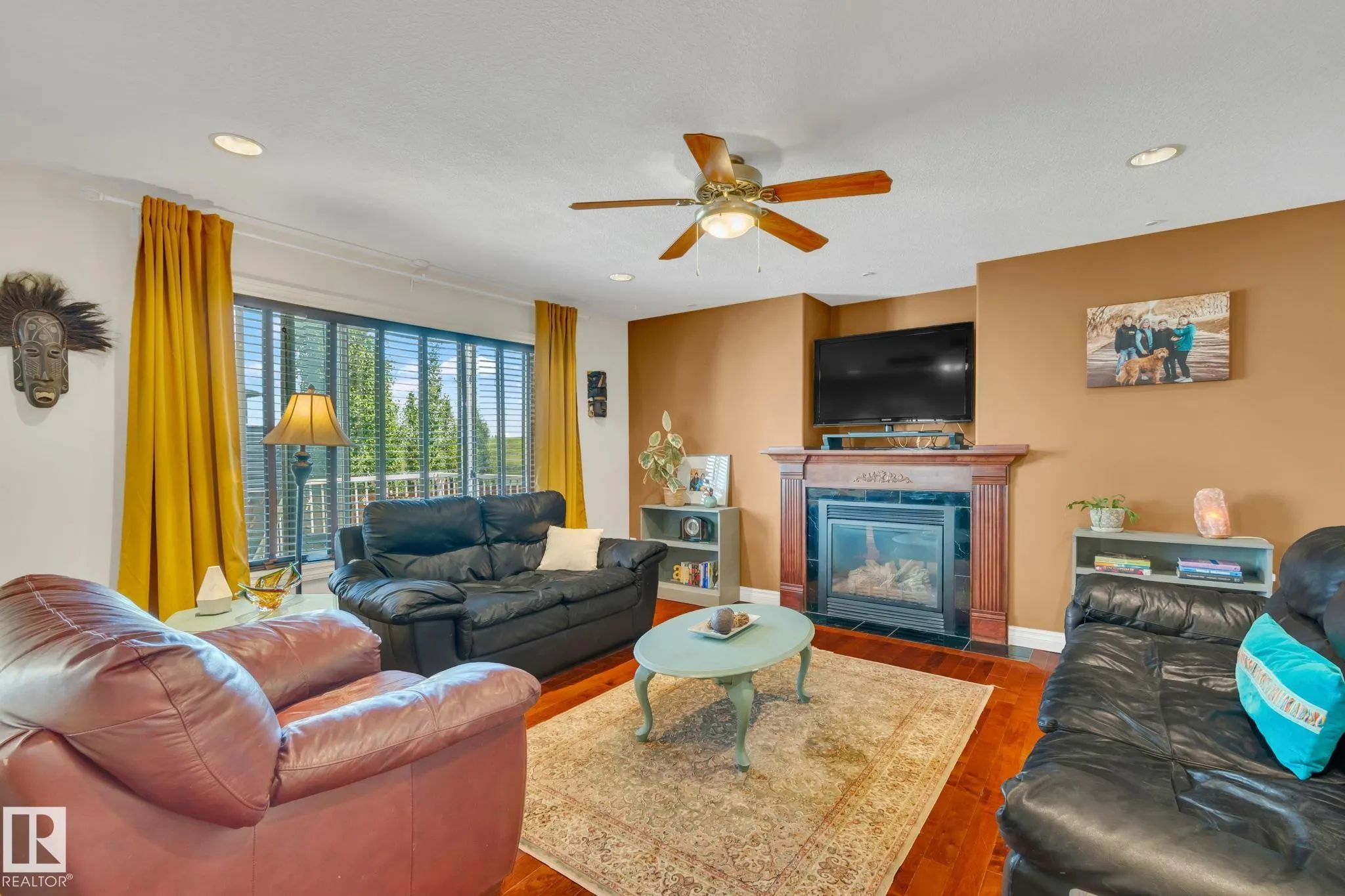 77 LAKEWOOD Boulevard