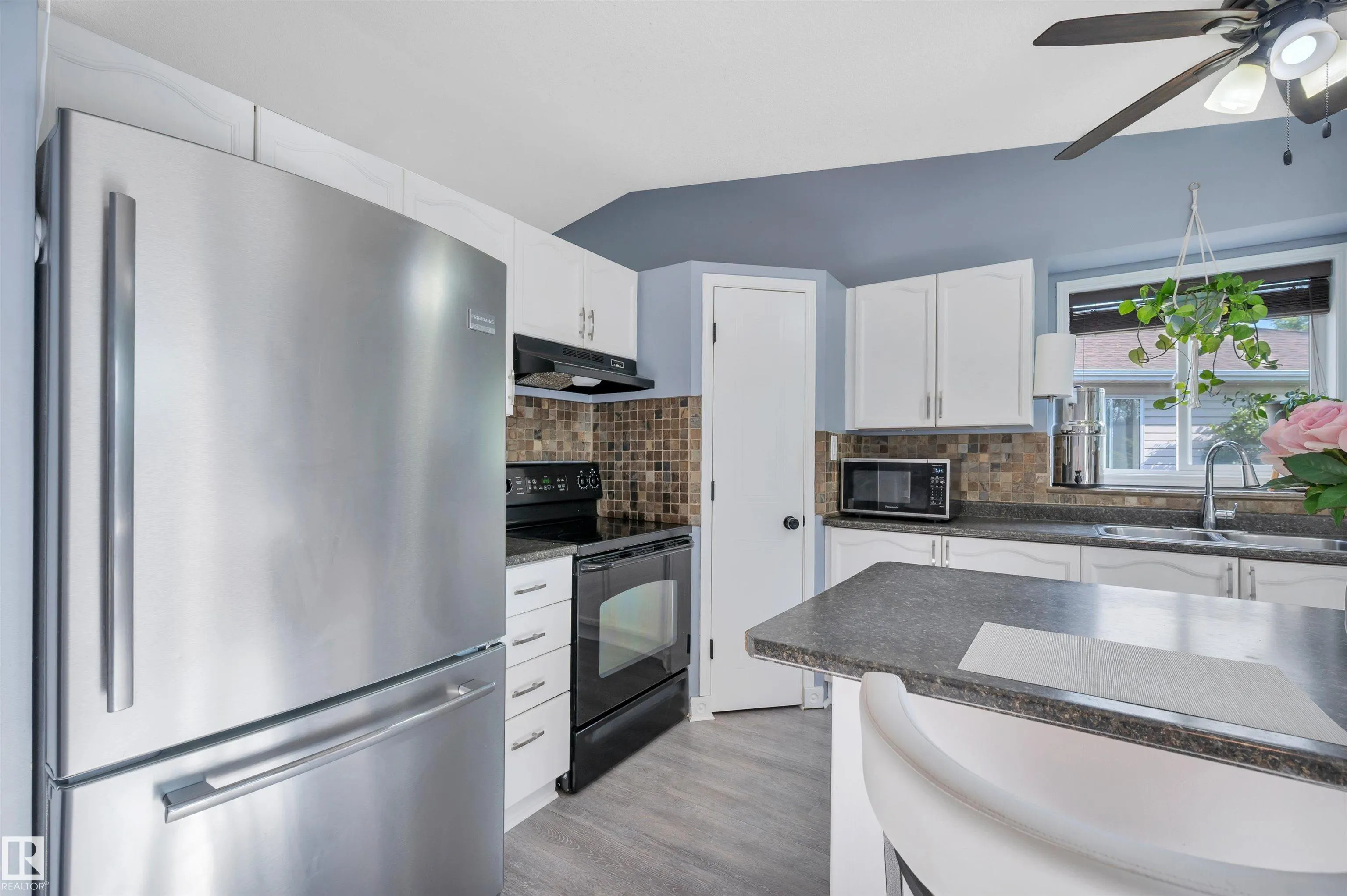 78 BLUEBERRY Crescent