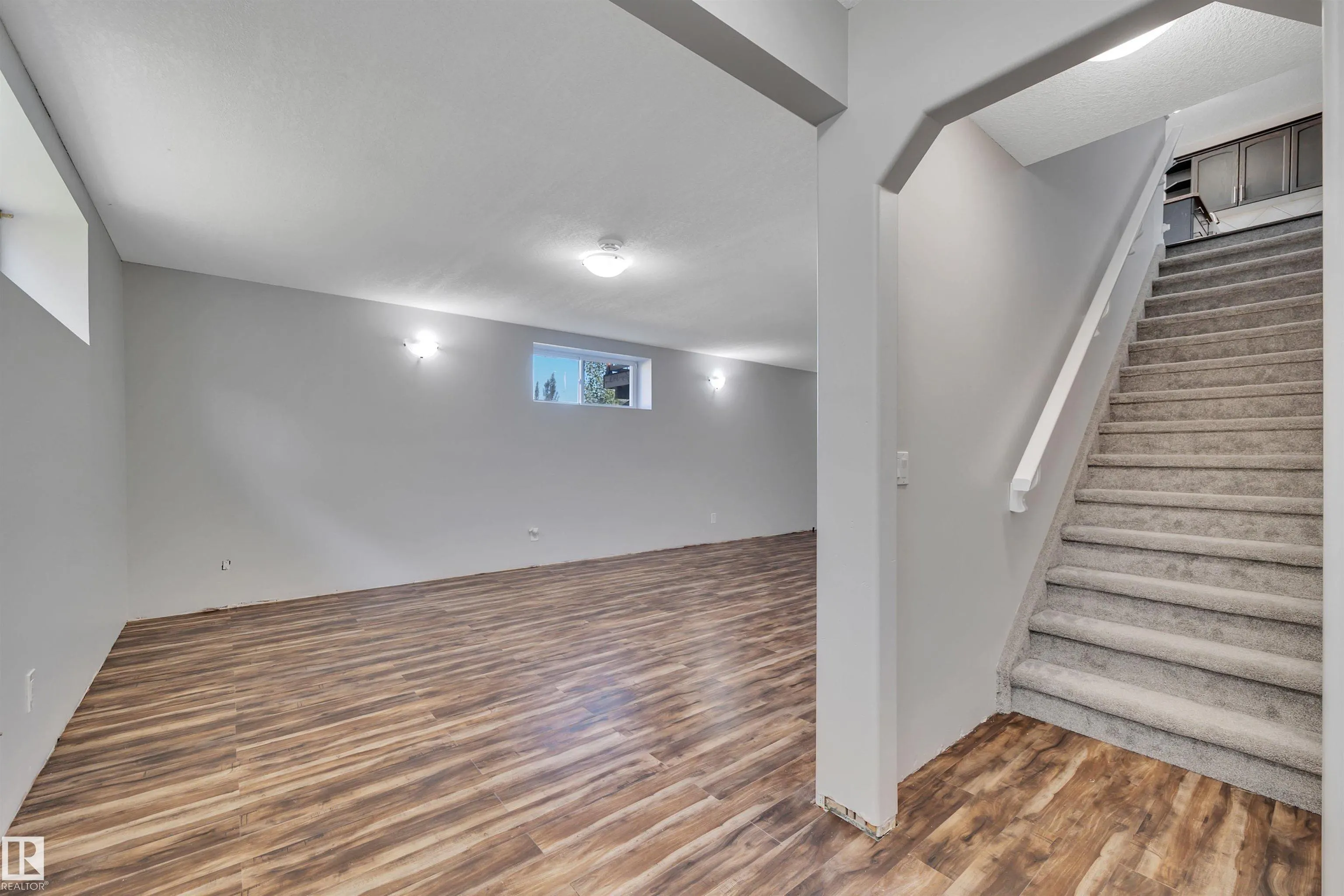 42 WALTERS Place