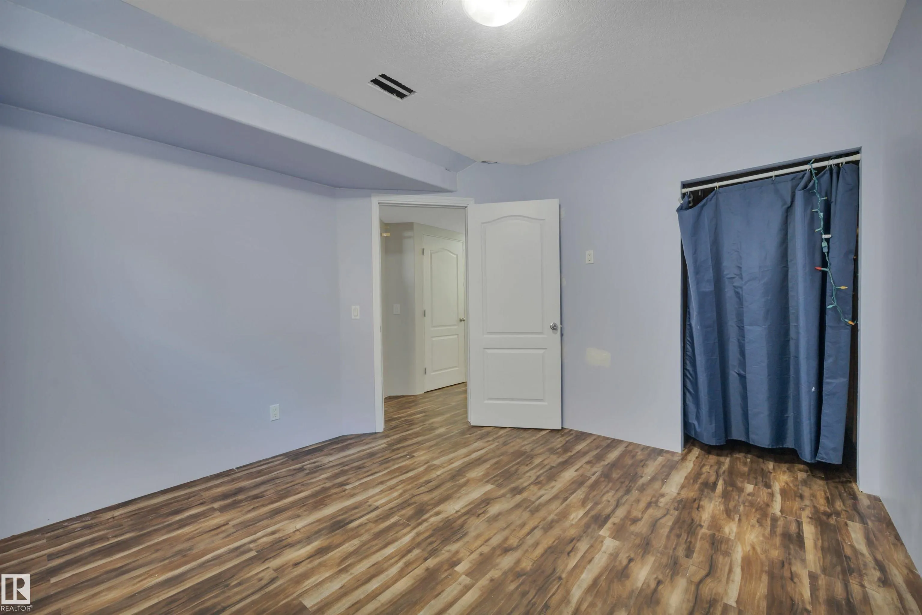 42 WALTERS Place