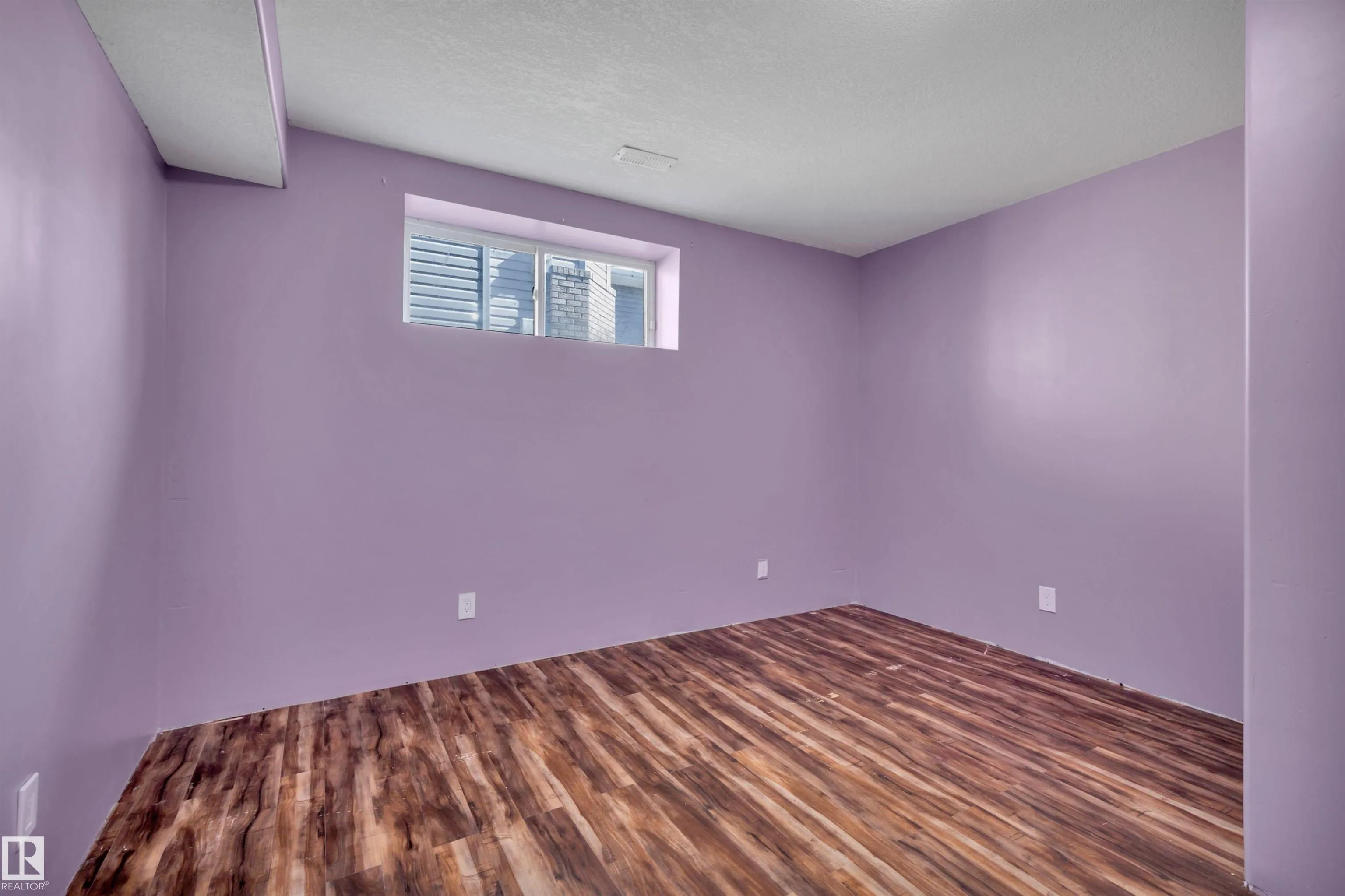 42 WALTERS Place