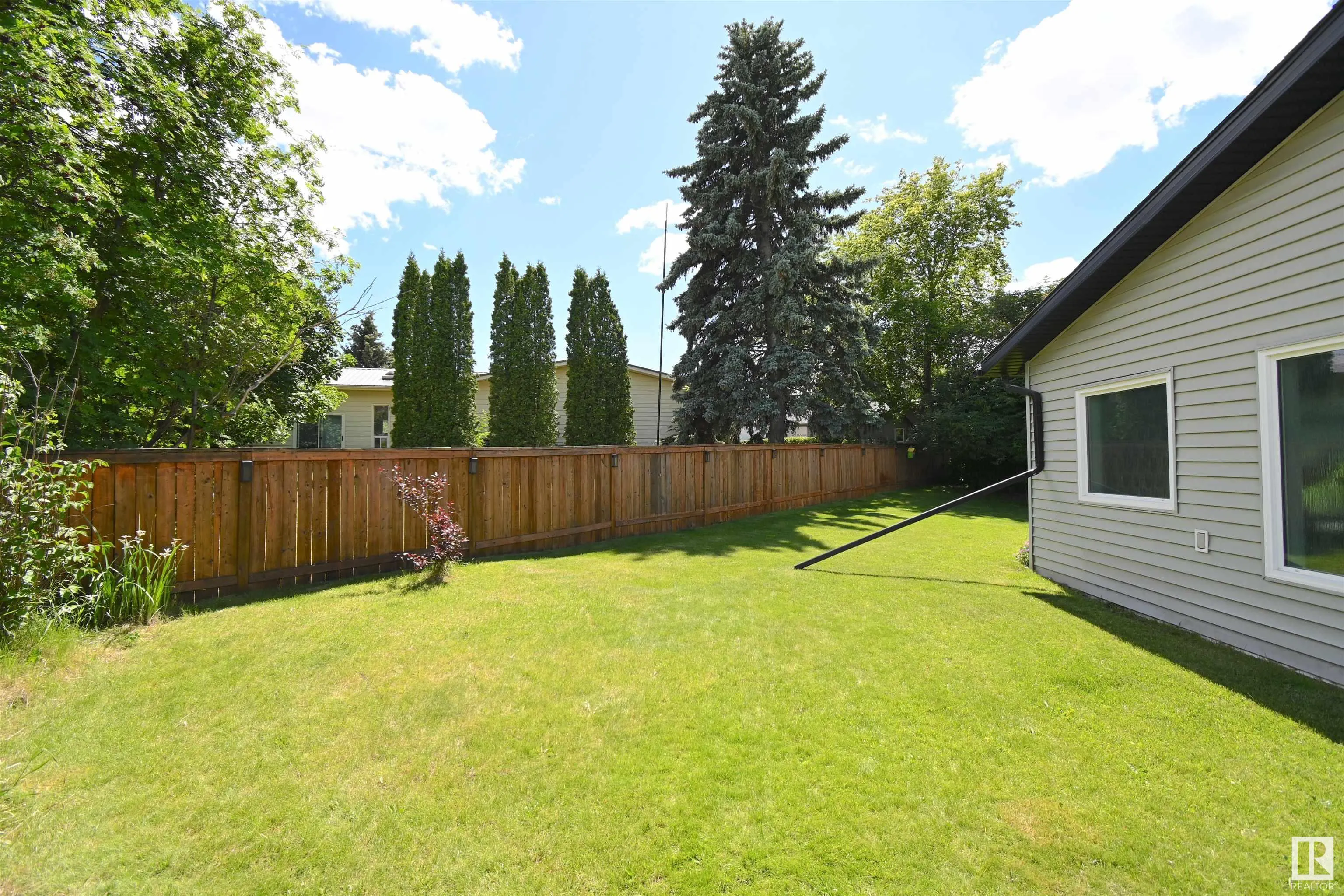 7 MARLBORO Place