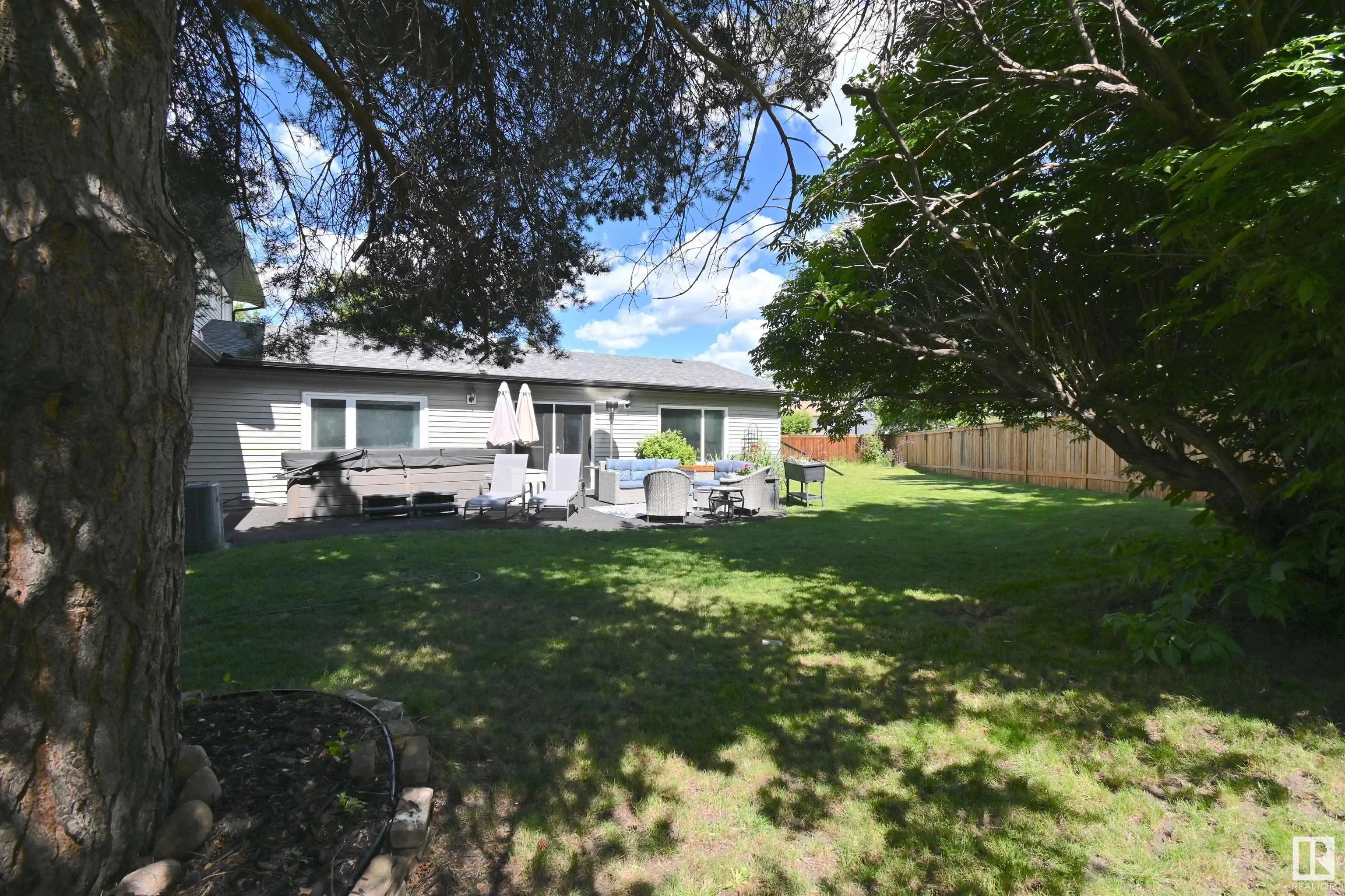 7 MARLBORO Place