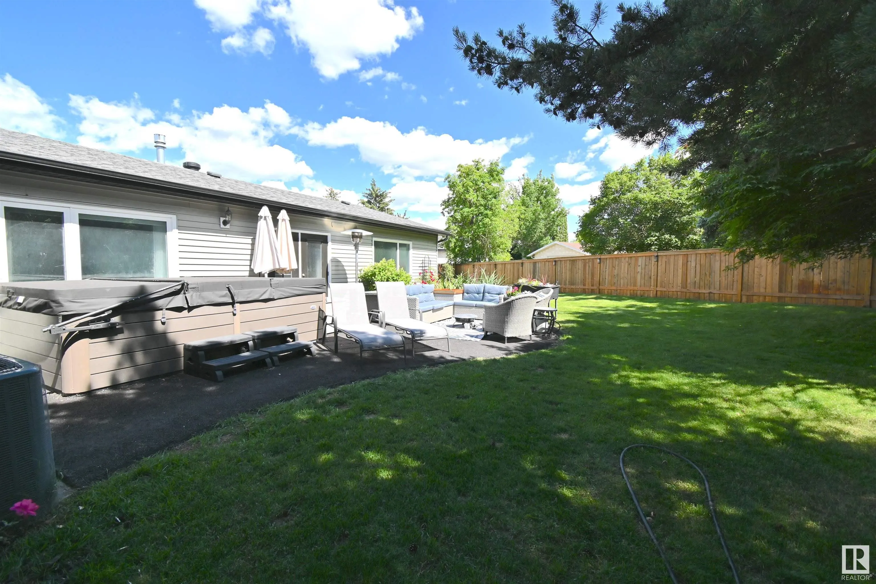 7 MARLBORO Place