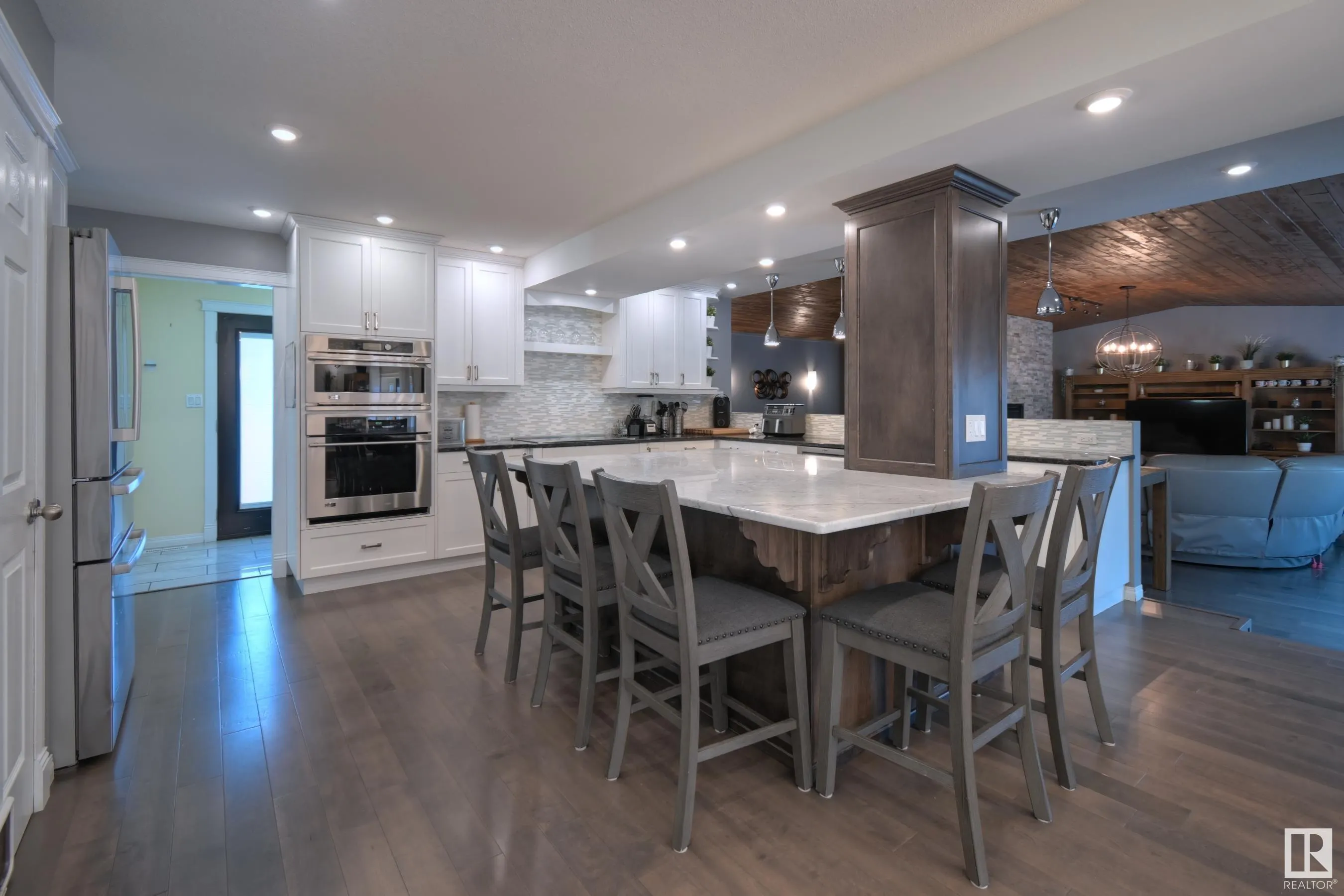 7 MARLBORO Place