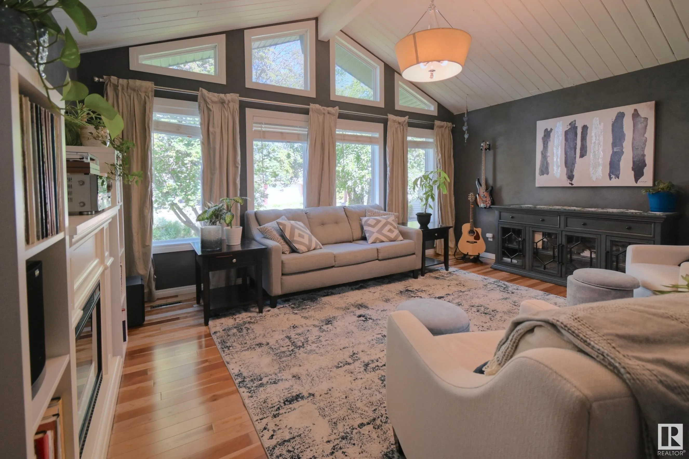 7 MARLBORO Place
