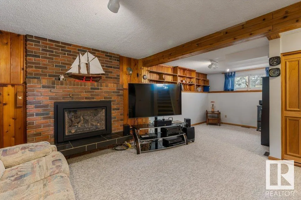 102 LAROSE Drive