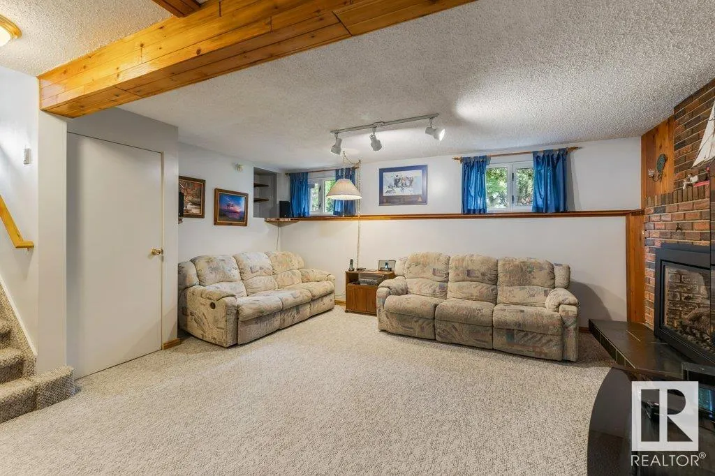 102 LAROSE Drive