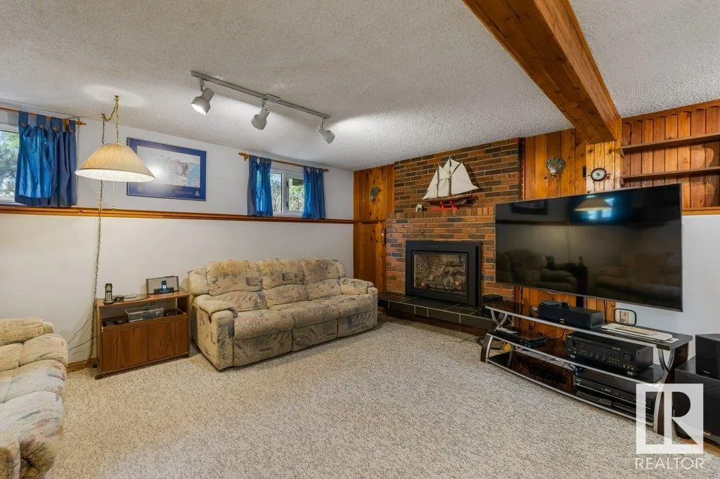 102 LAROSE Drive