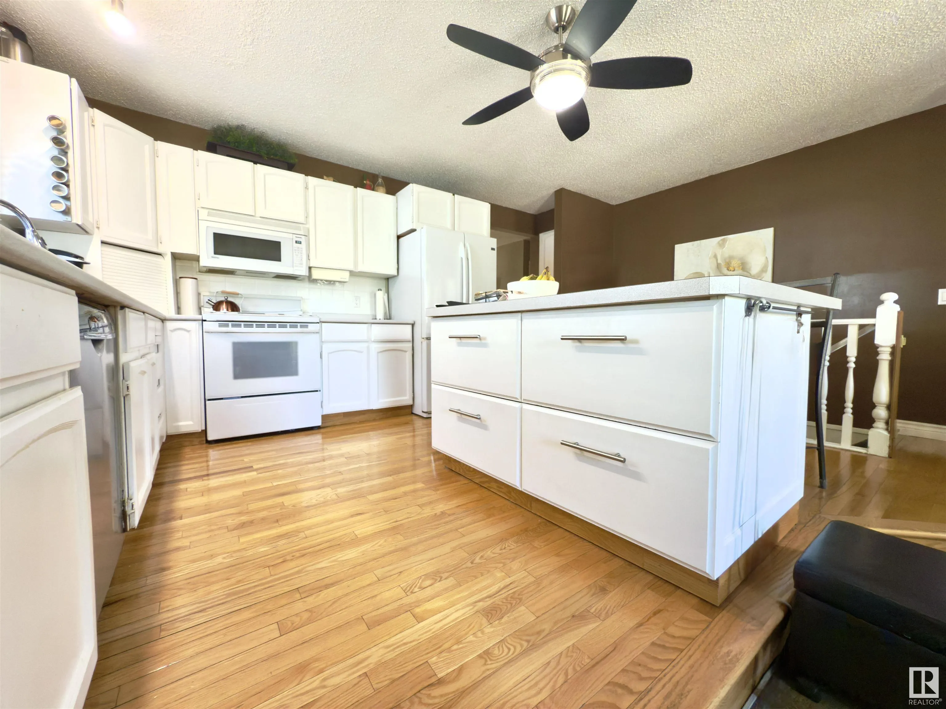 1136 PARKER Drive
