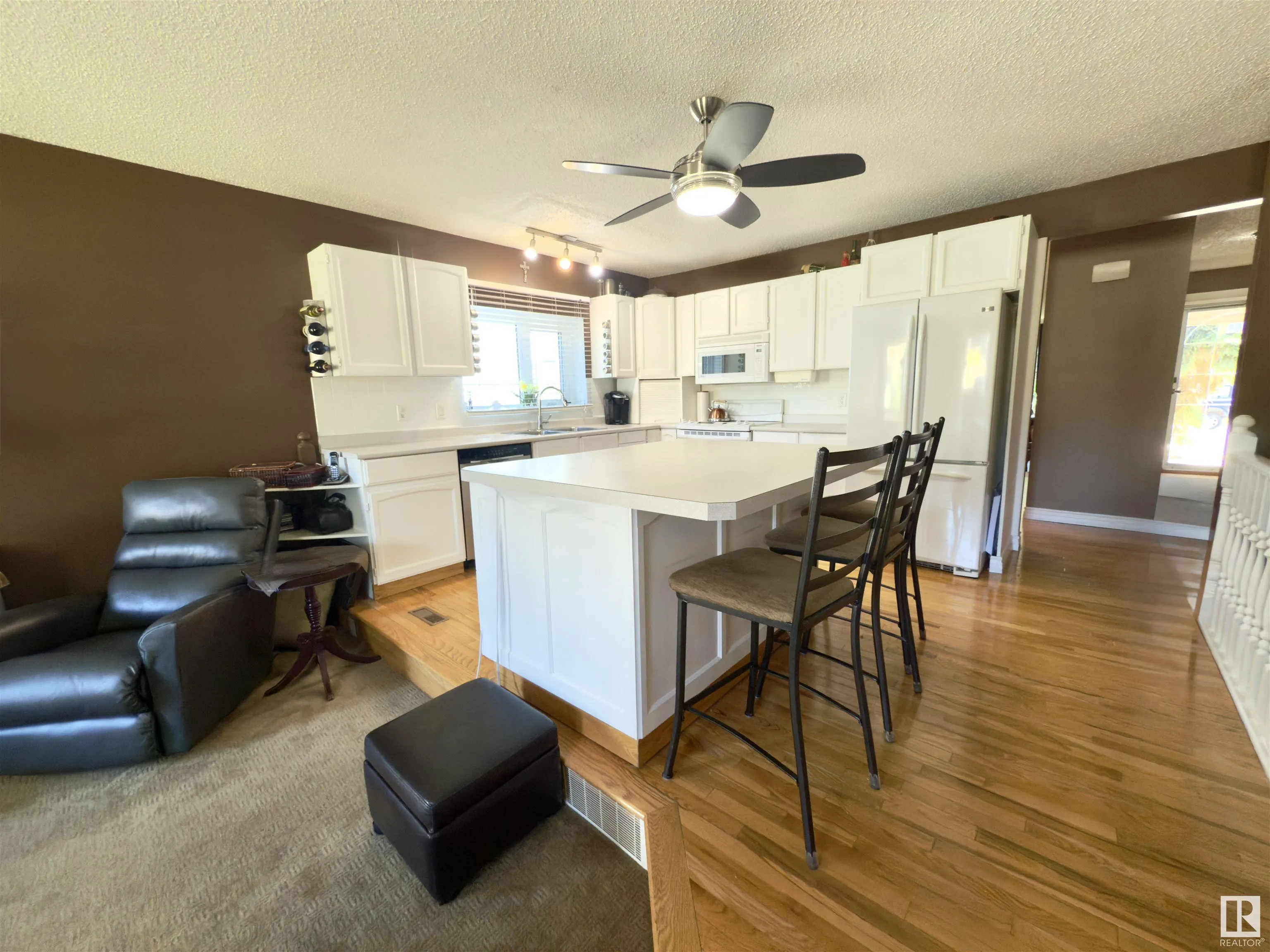 1136 PARKER Drive