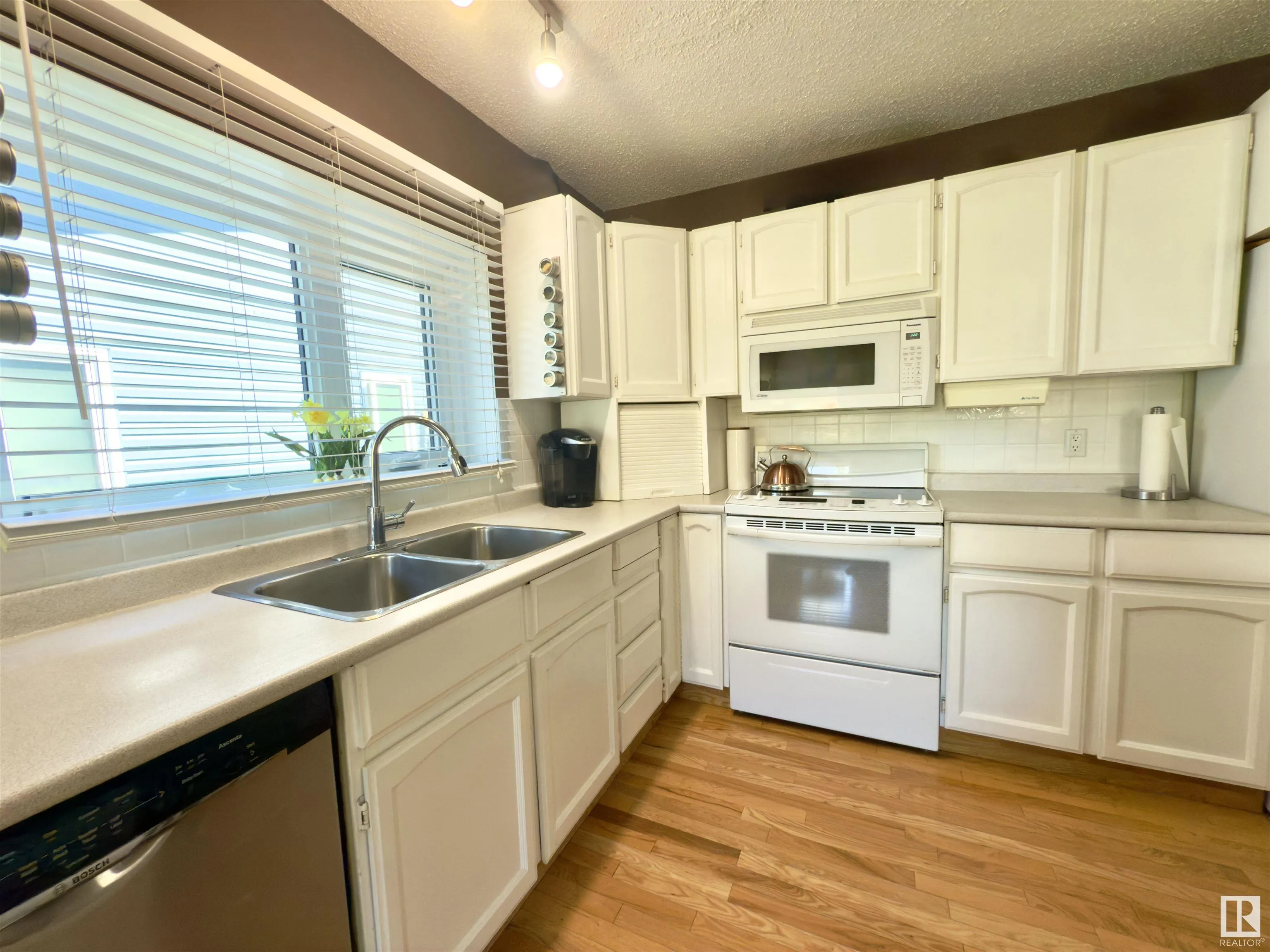 1136 PARKER Drive