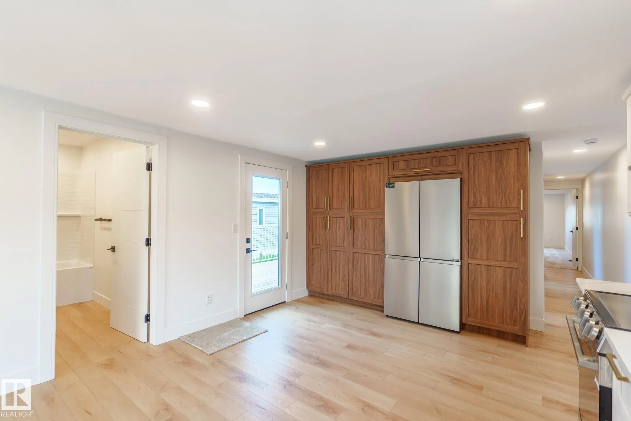 1431 Lakewood Cres