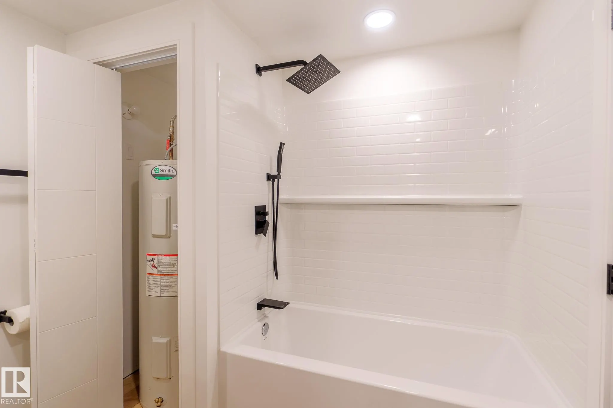 1431 Lakewood Cres