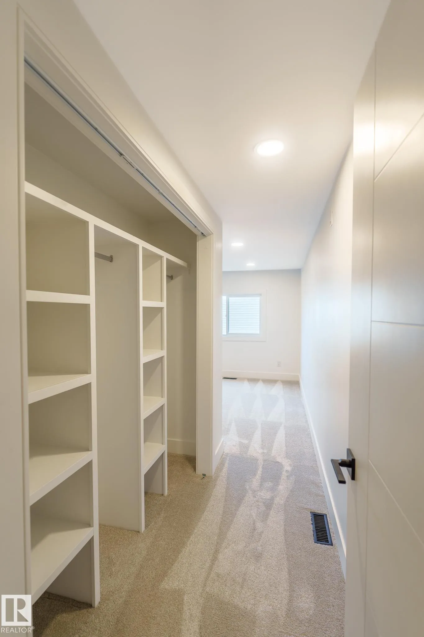 1431 Lakewood Cres