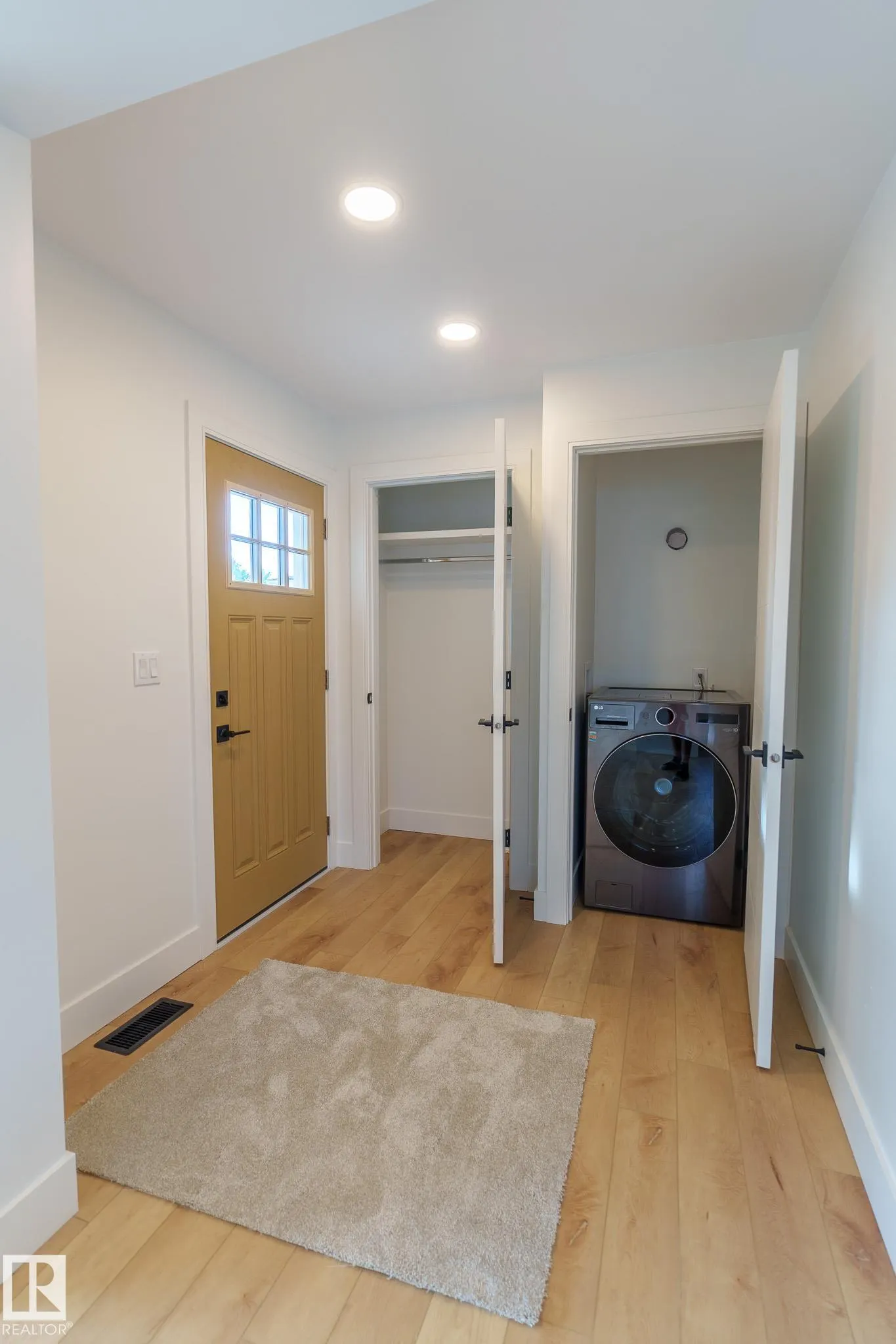 1431 Lakewood Cres
