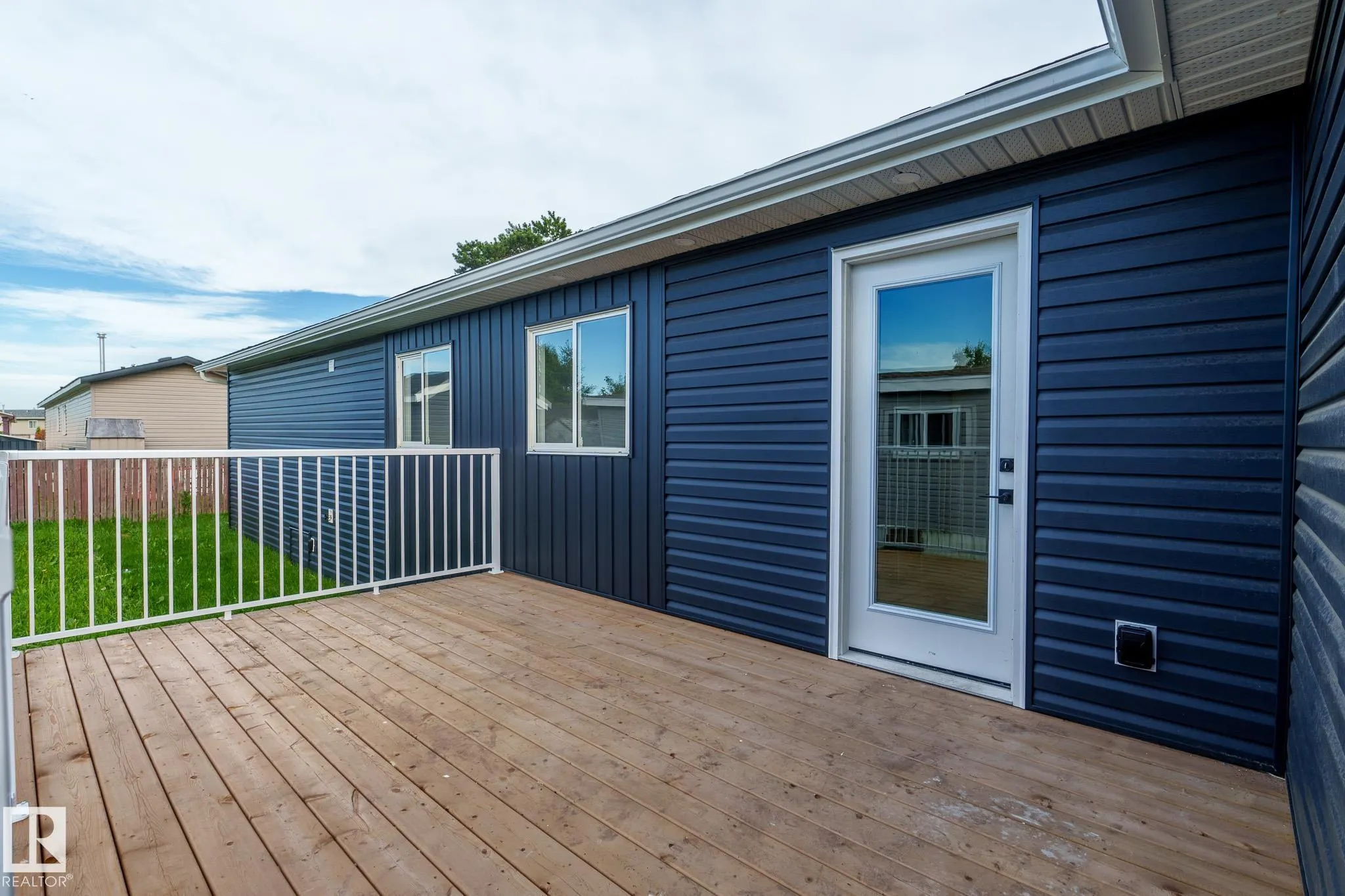 1431 Lakewood Cres