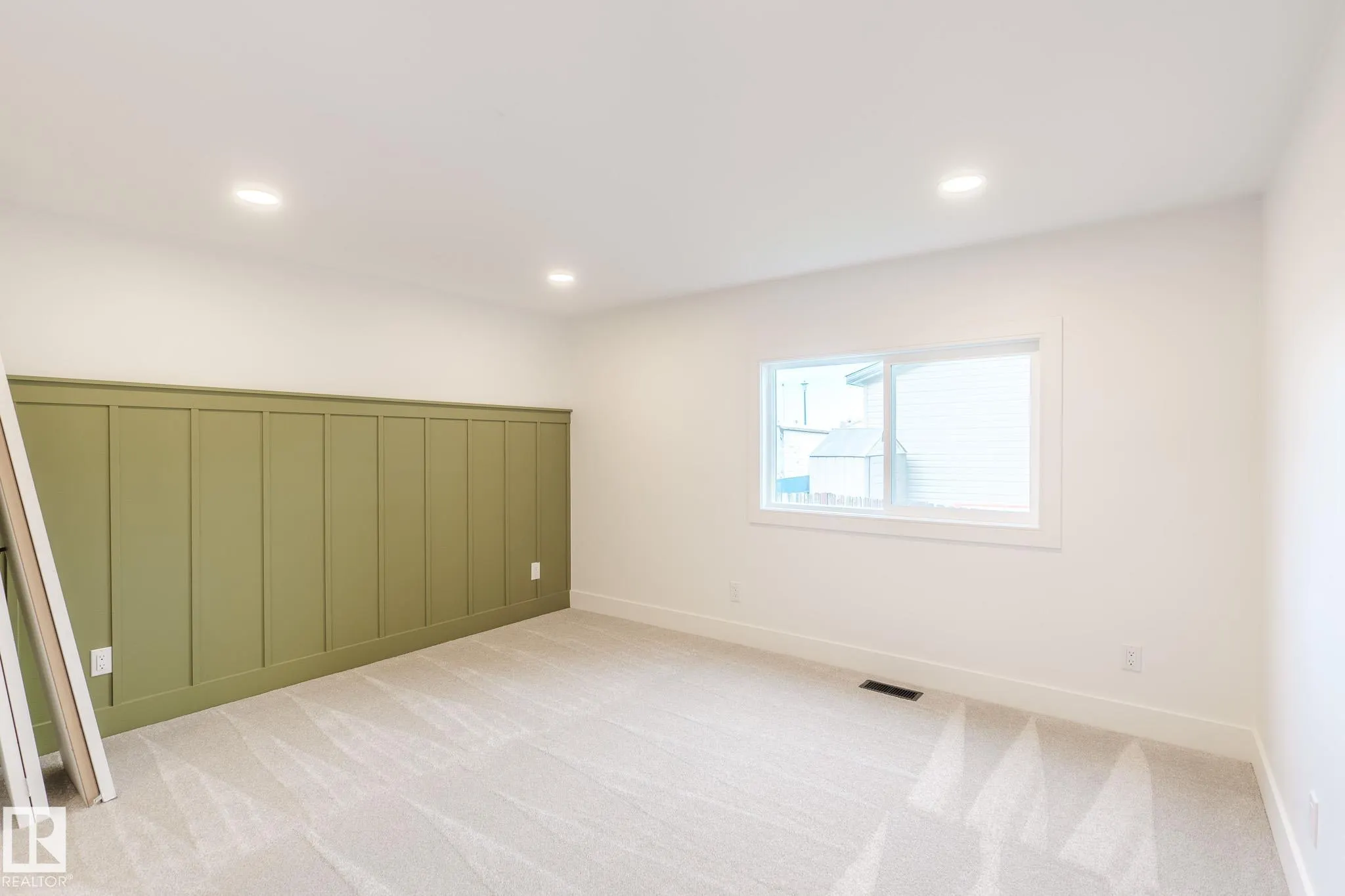 1431 Lakewood Cres