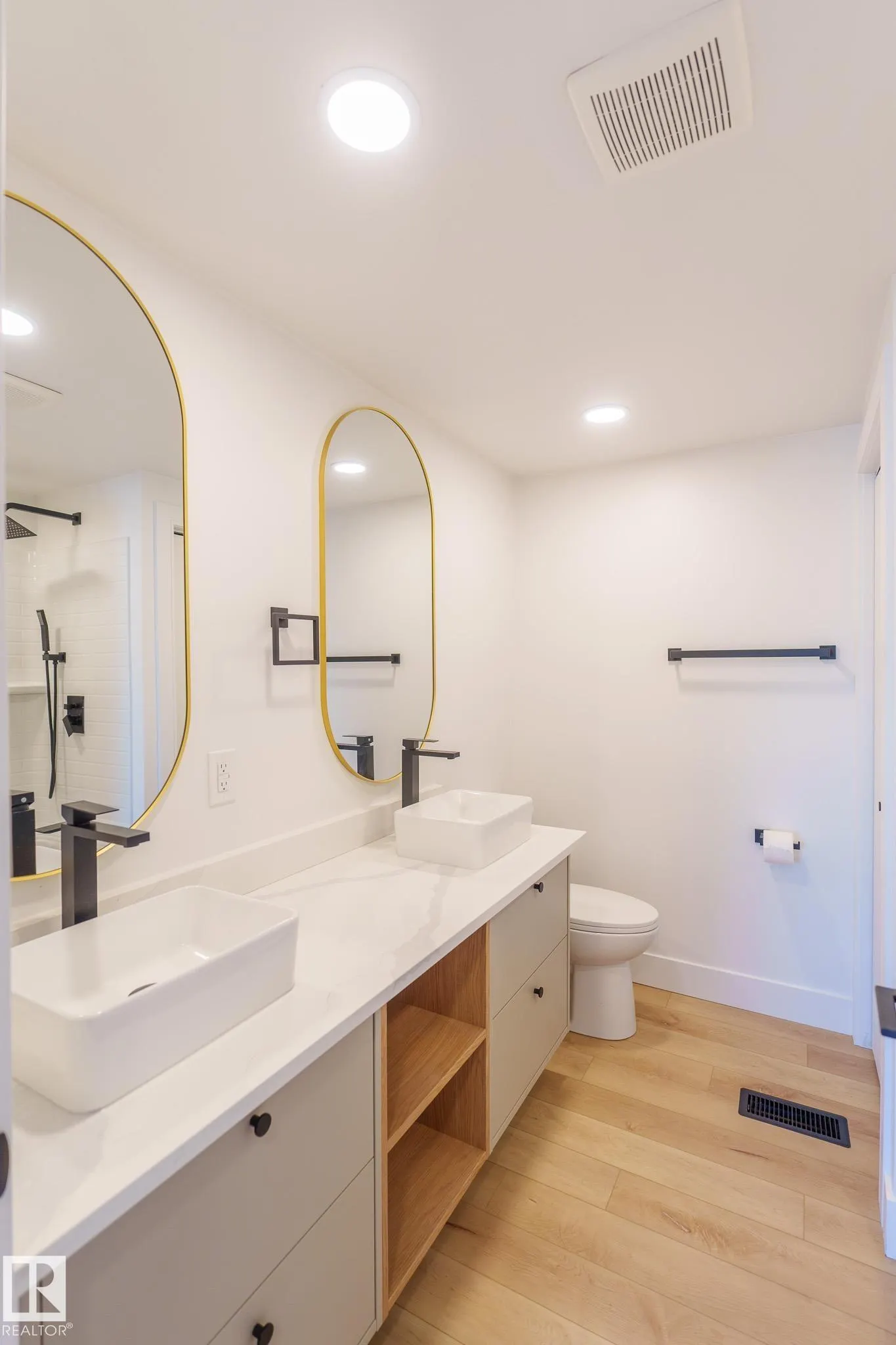 1431 Lakewood Cres