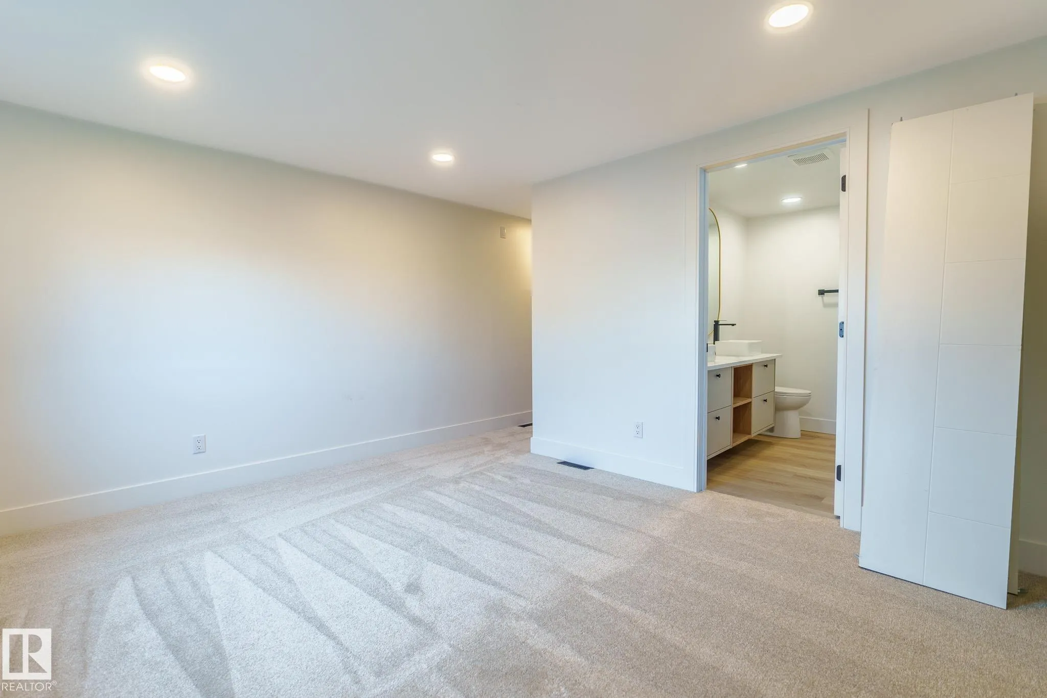 1431 Lakewood Cres