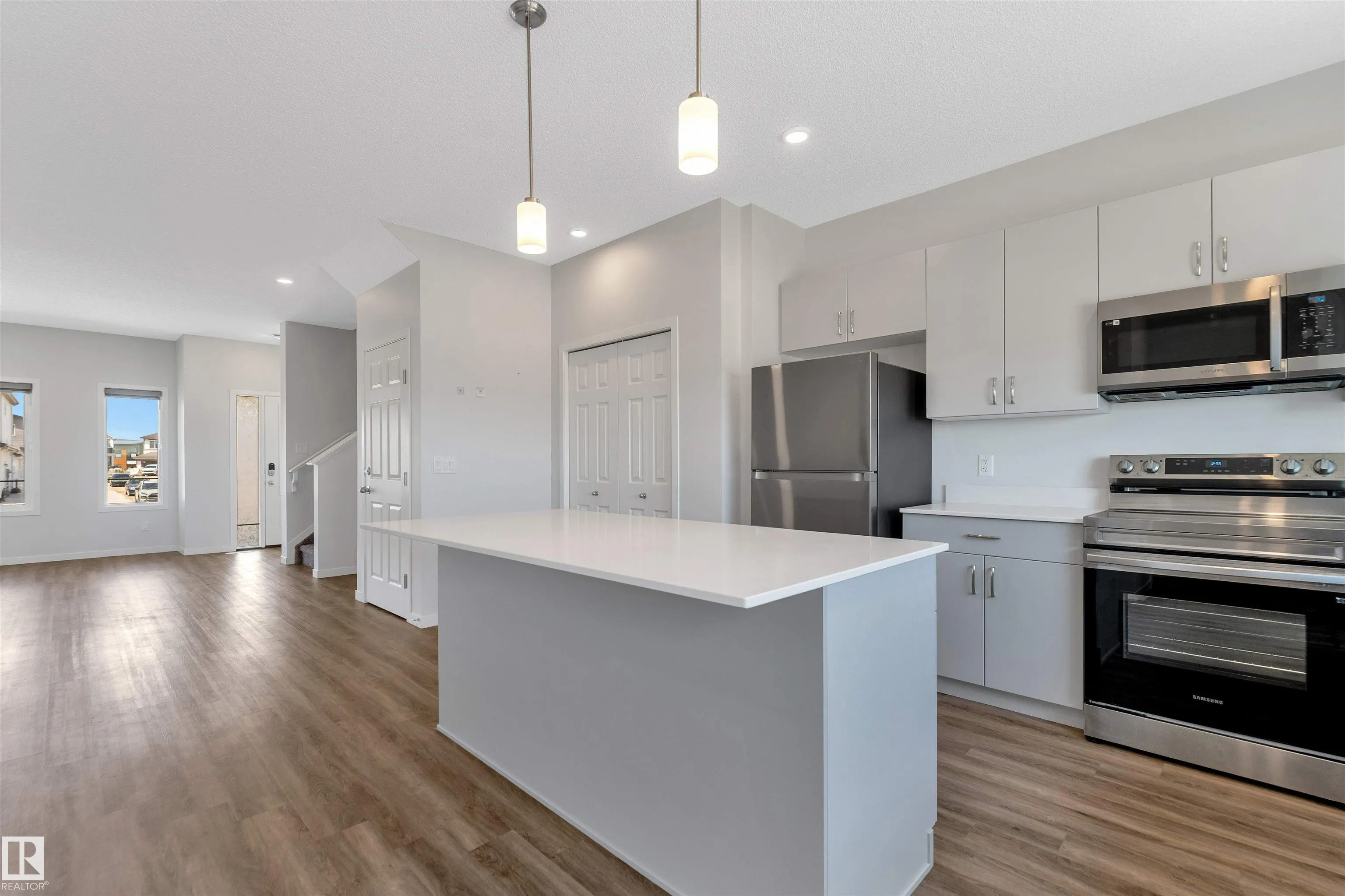 7135 46A St Street