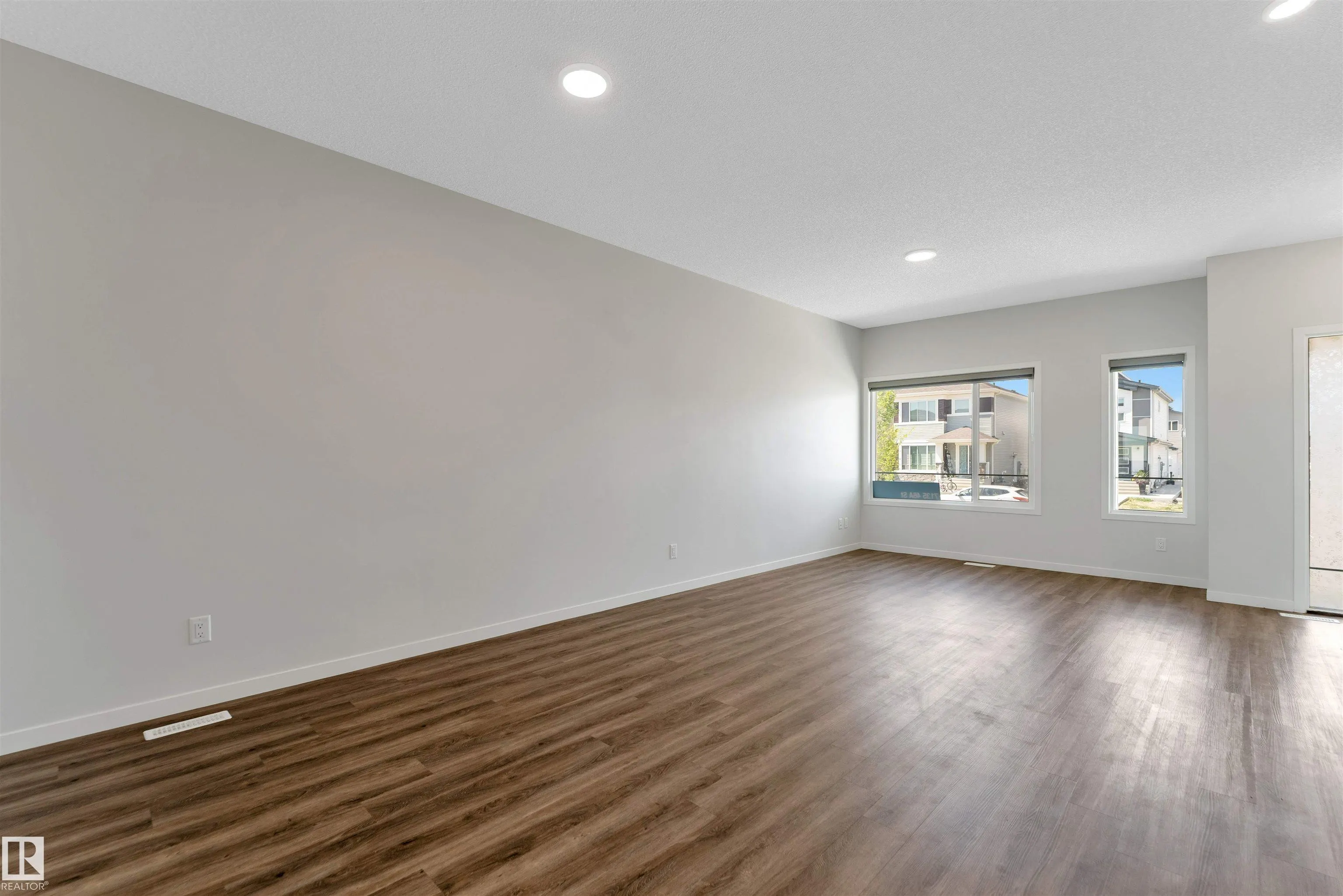 7135 46A St Street