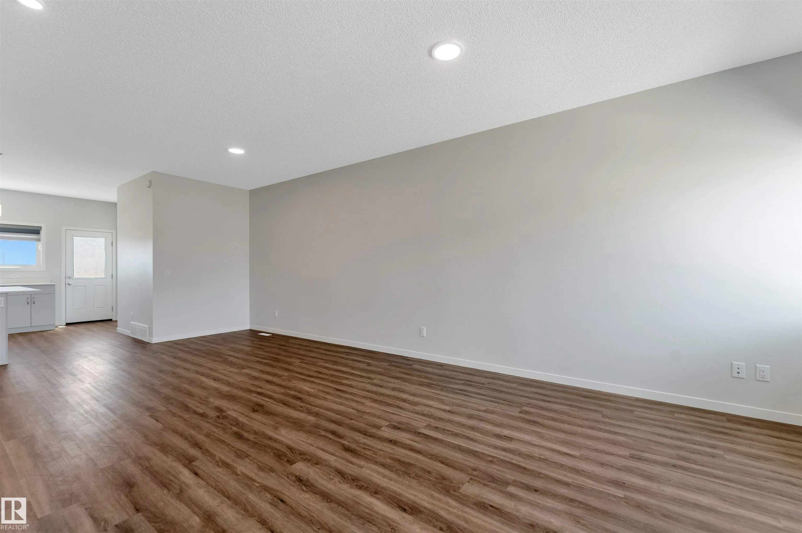 7135 46A St Street