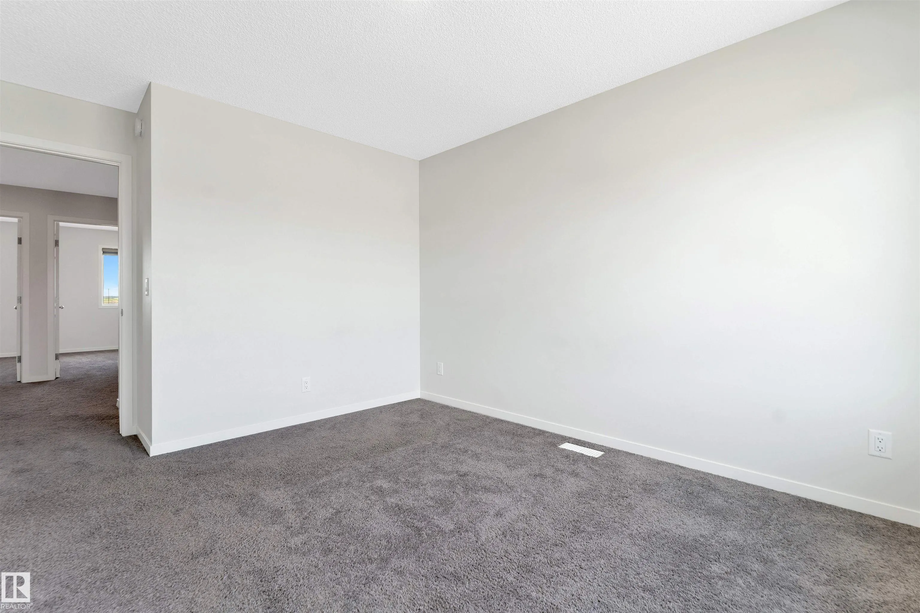 7135 46A St Street