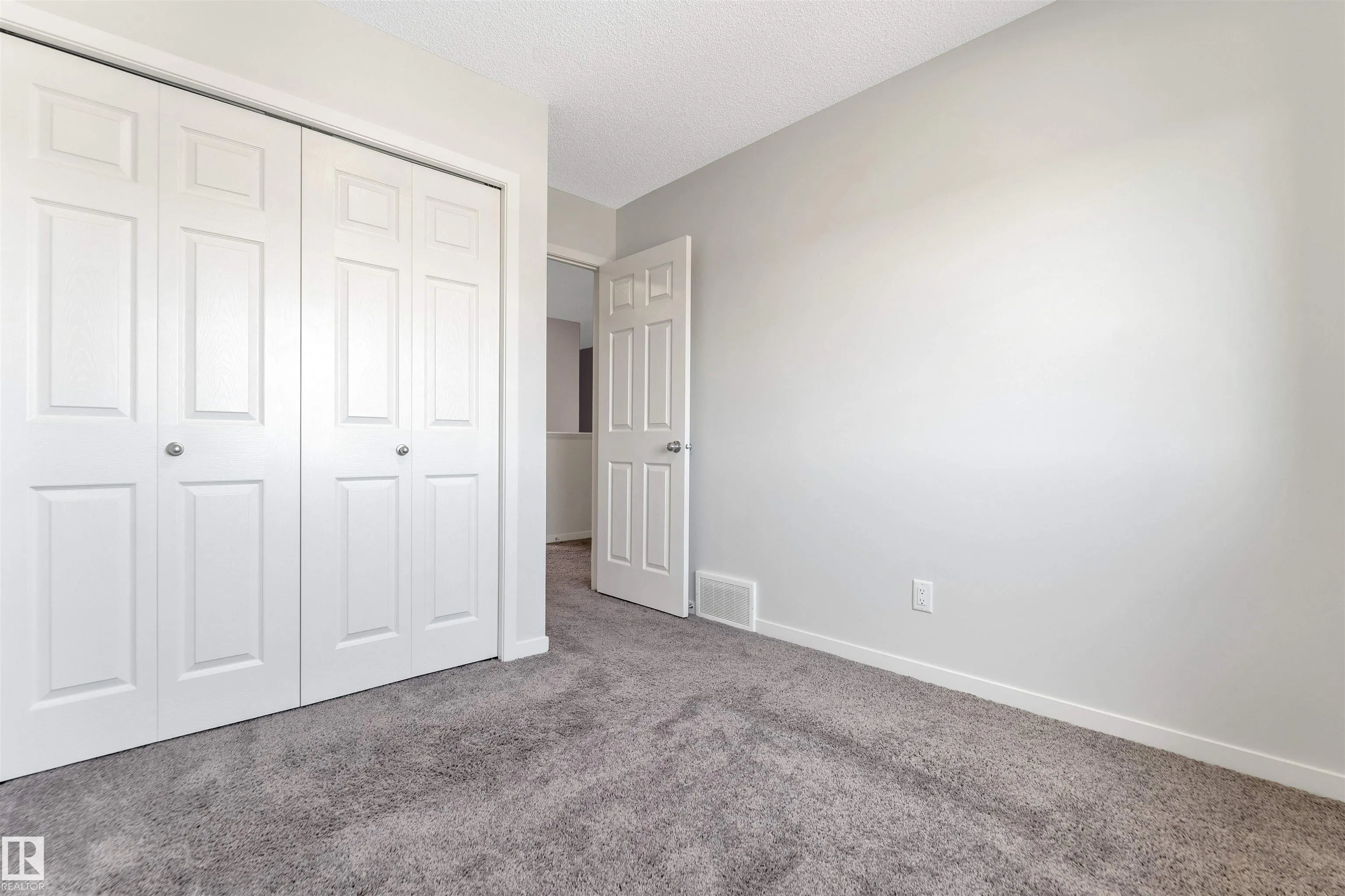 7135 46A St Street