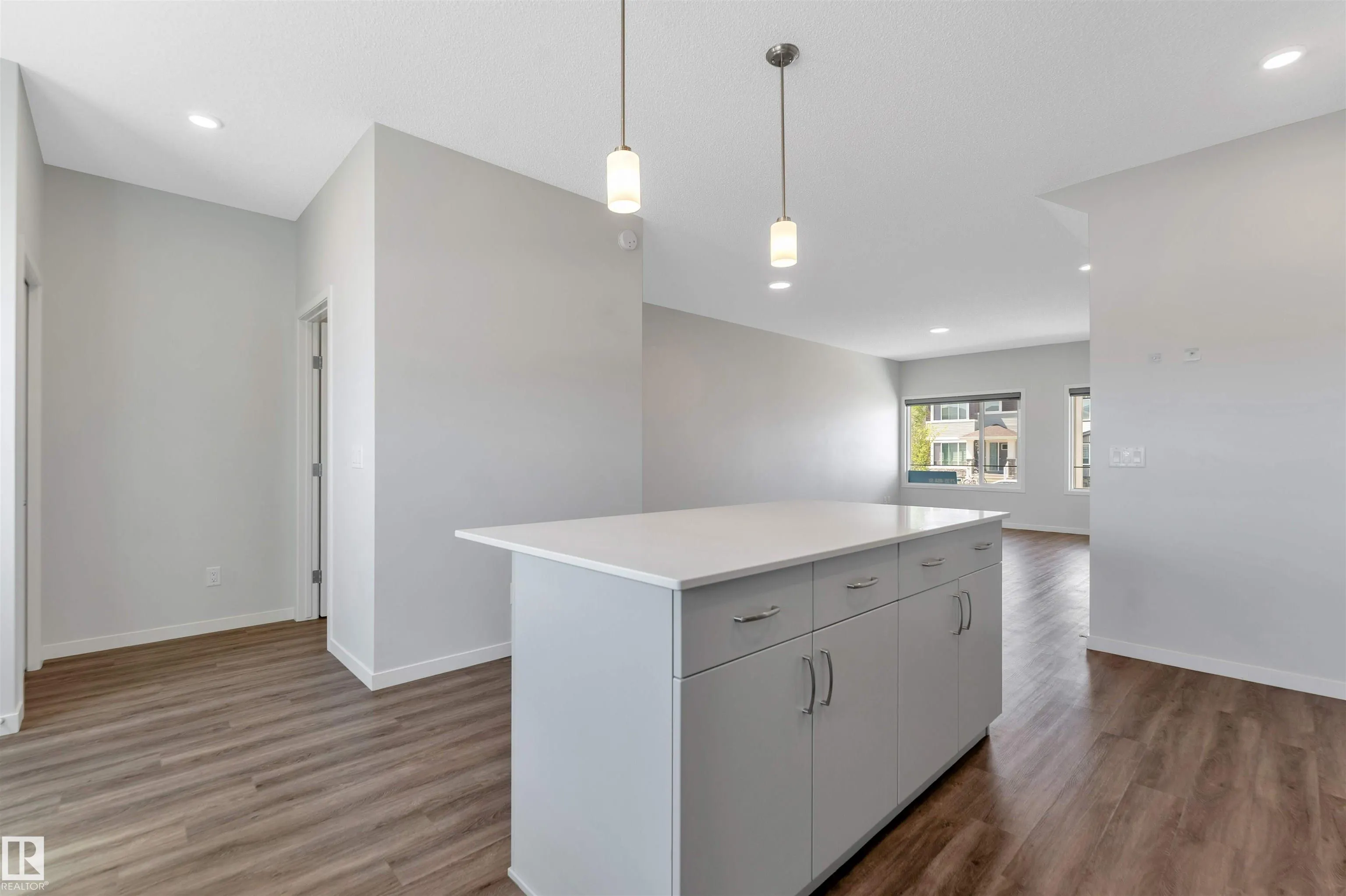 7135 46A St Street