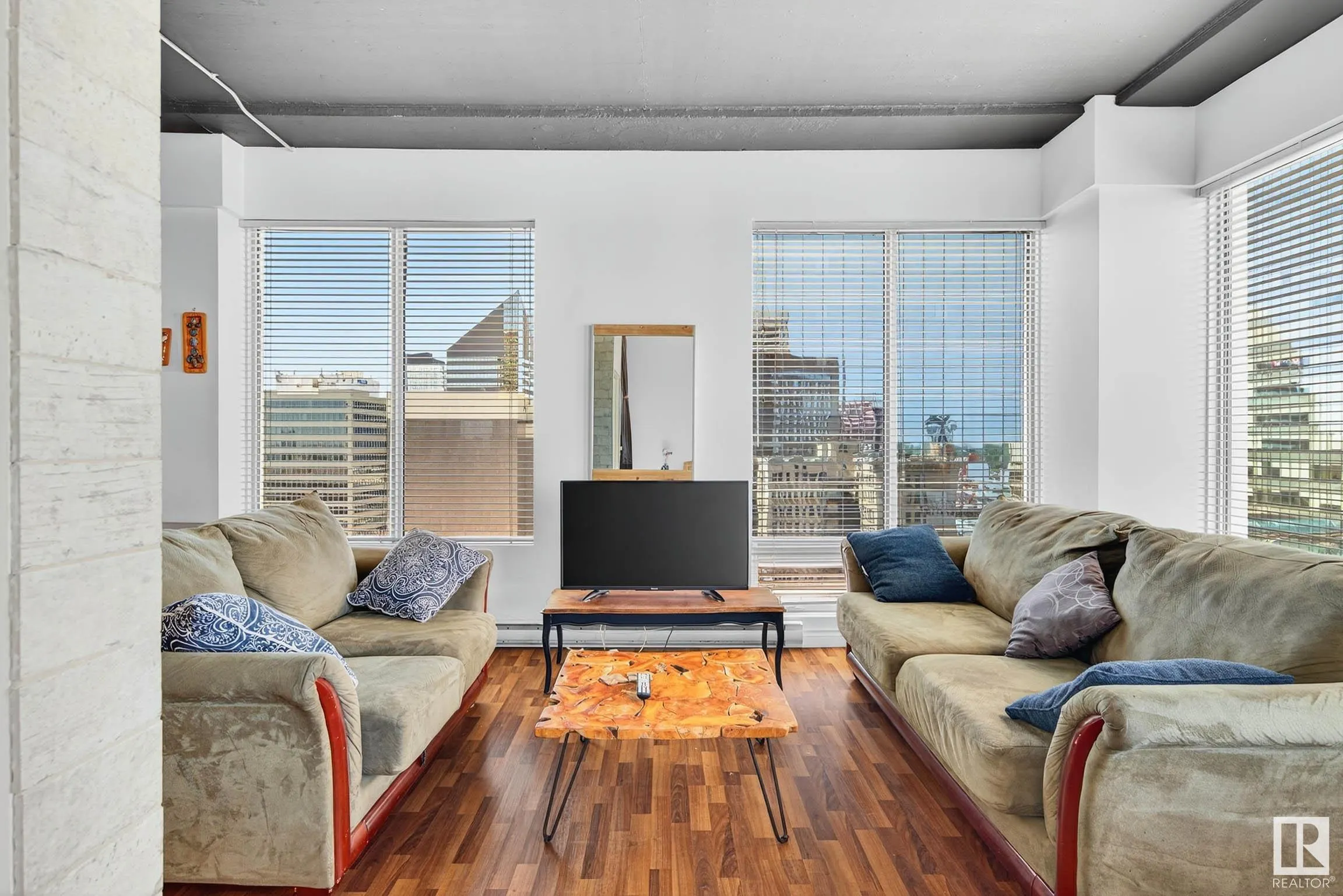 10024 JASPER Avenue