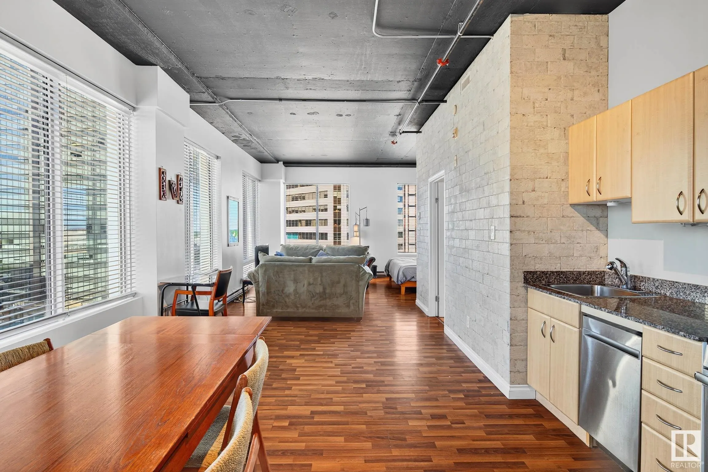 10024 JASPER Avenue