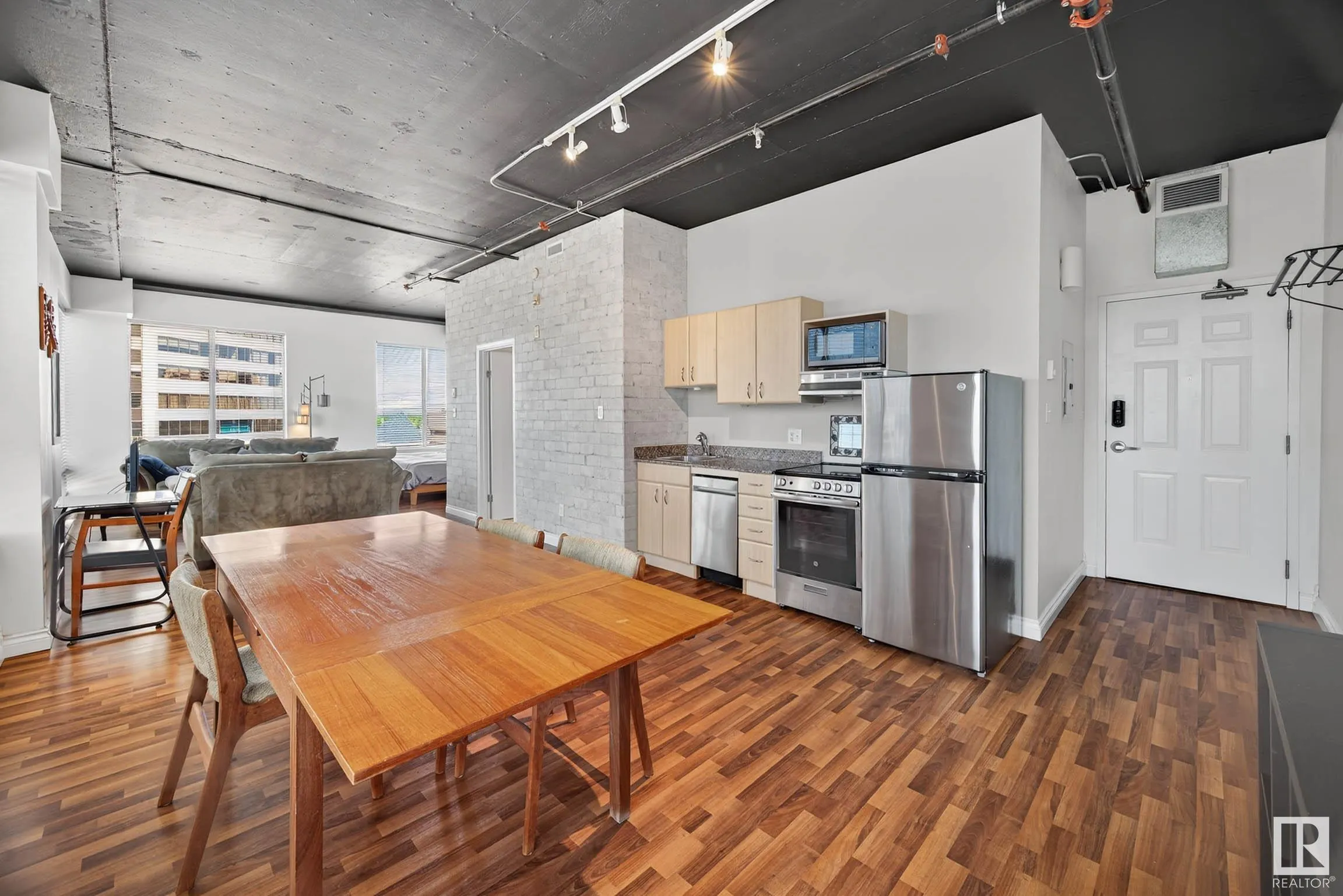 10024 JASPER Avenue