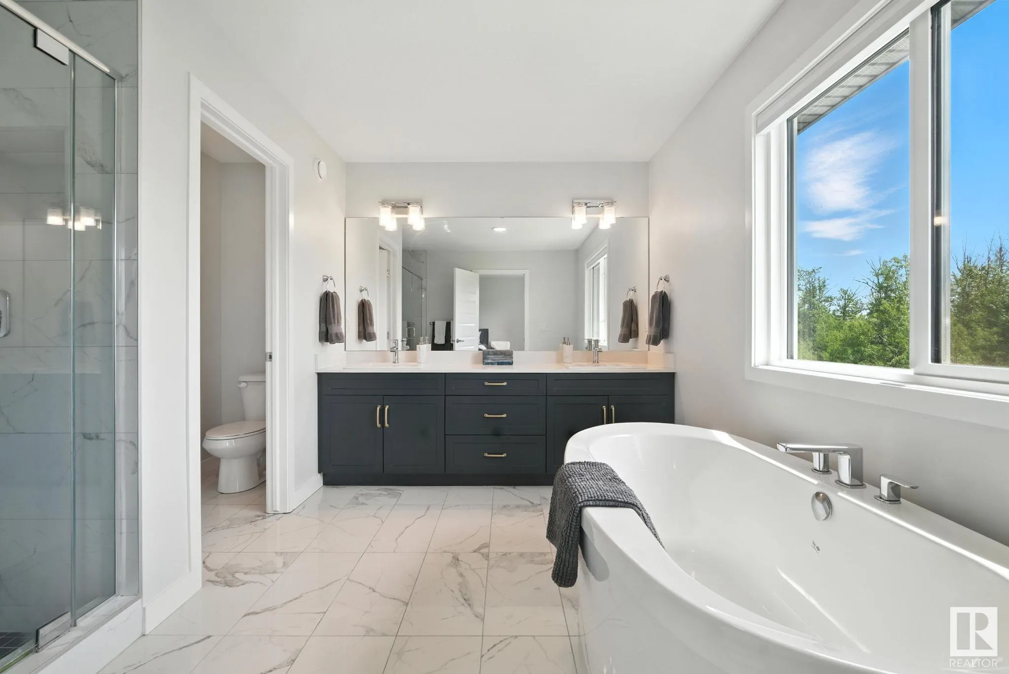 643 EAGLESON Crescent