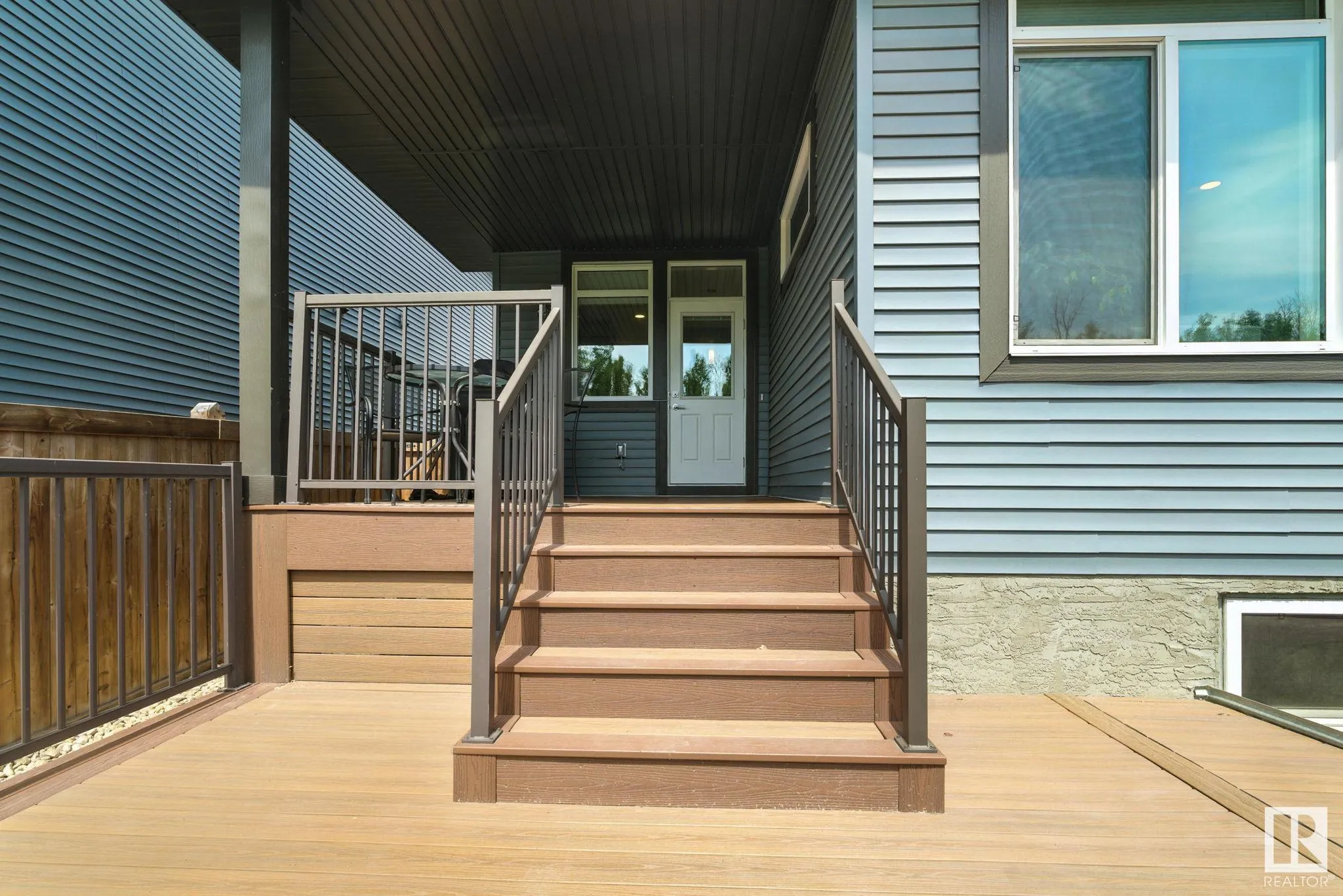 643 EAGLESON Crescent