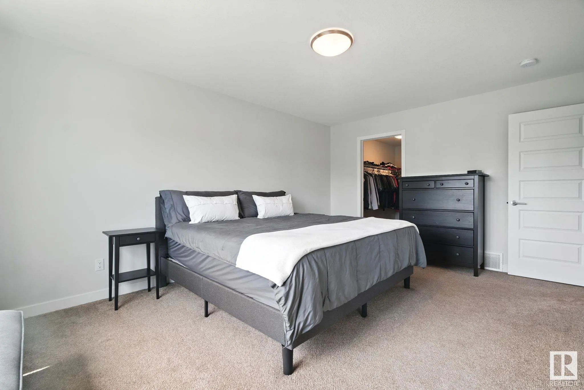 643 EAGLESON Crescent