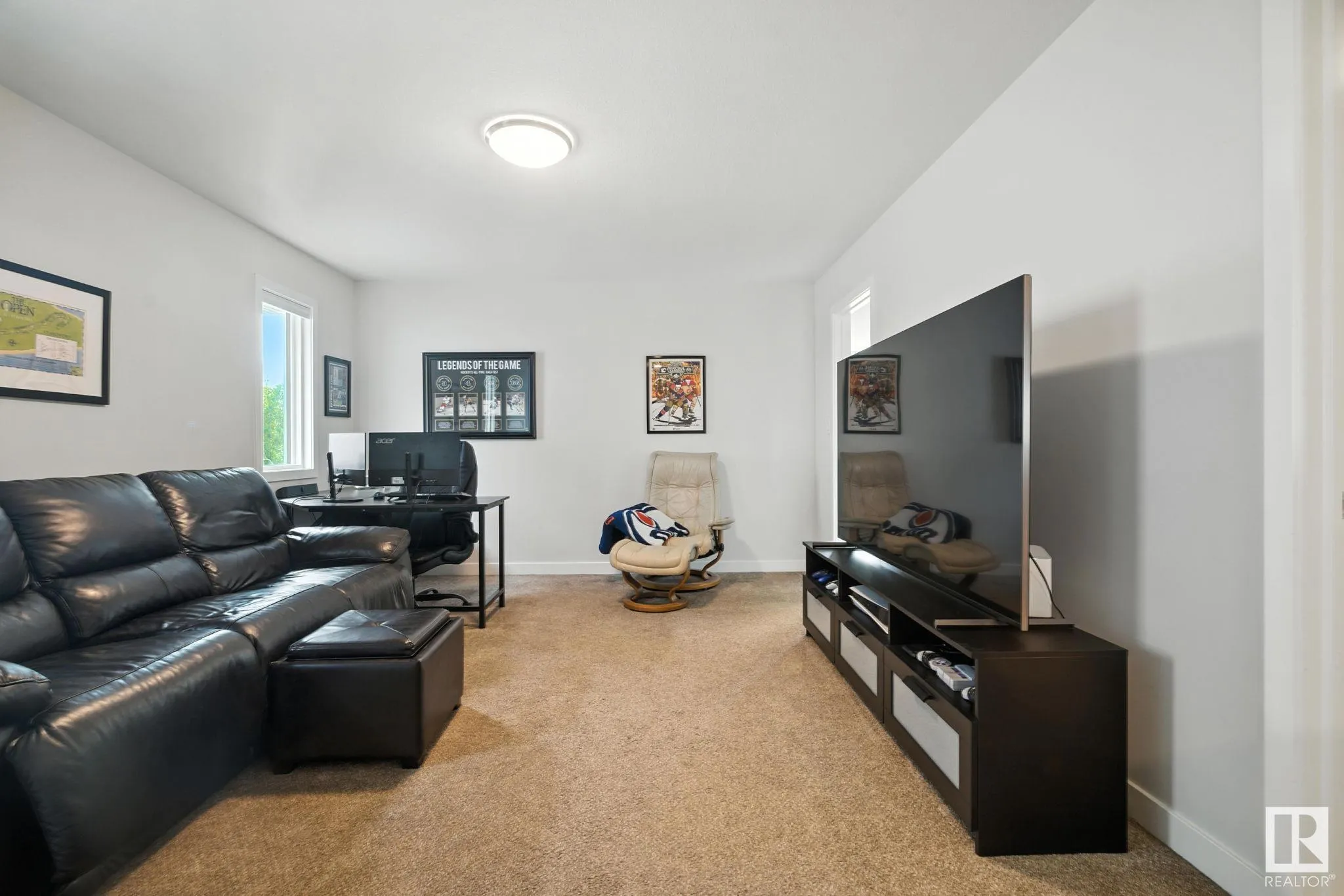 643 EAGLESON Crescent
