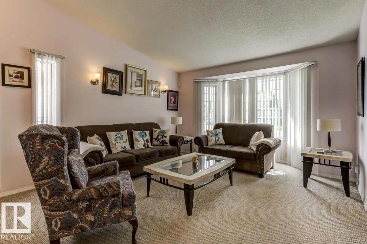 90 HIGHWOOD Bay