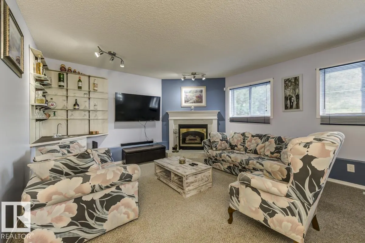 90 HIGHWOOD Bay