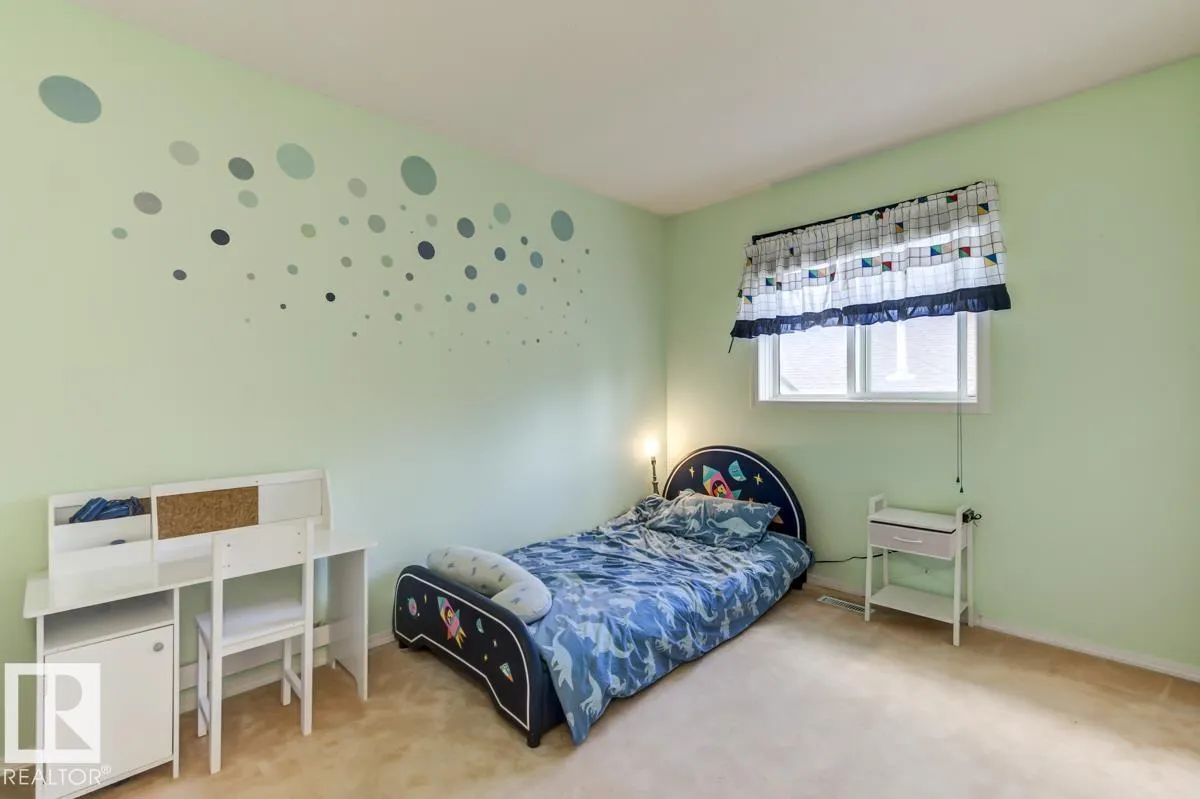 90 HIGHWOOD Bay
