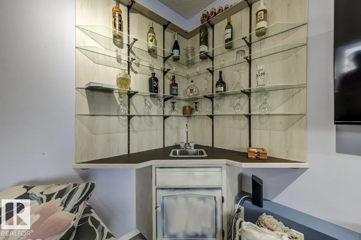 90 HIGHWOOD Bay