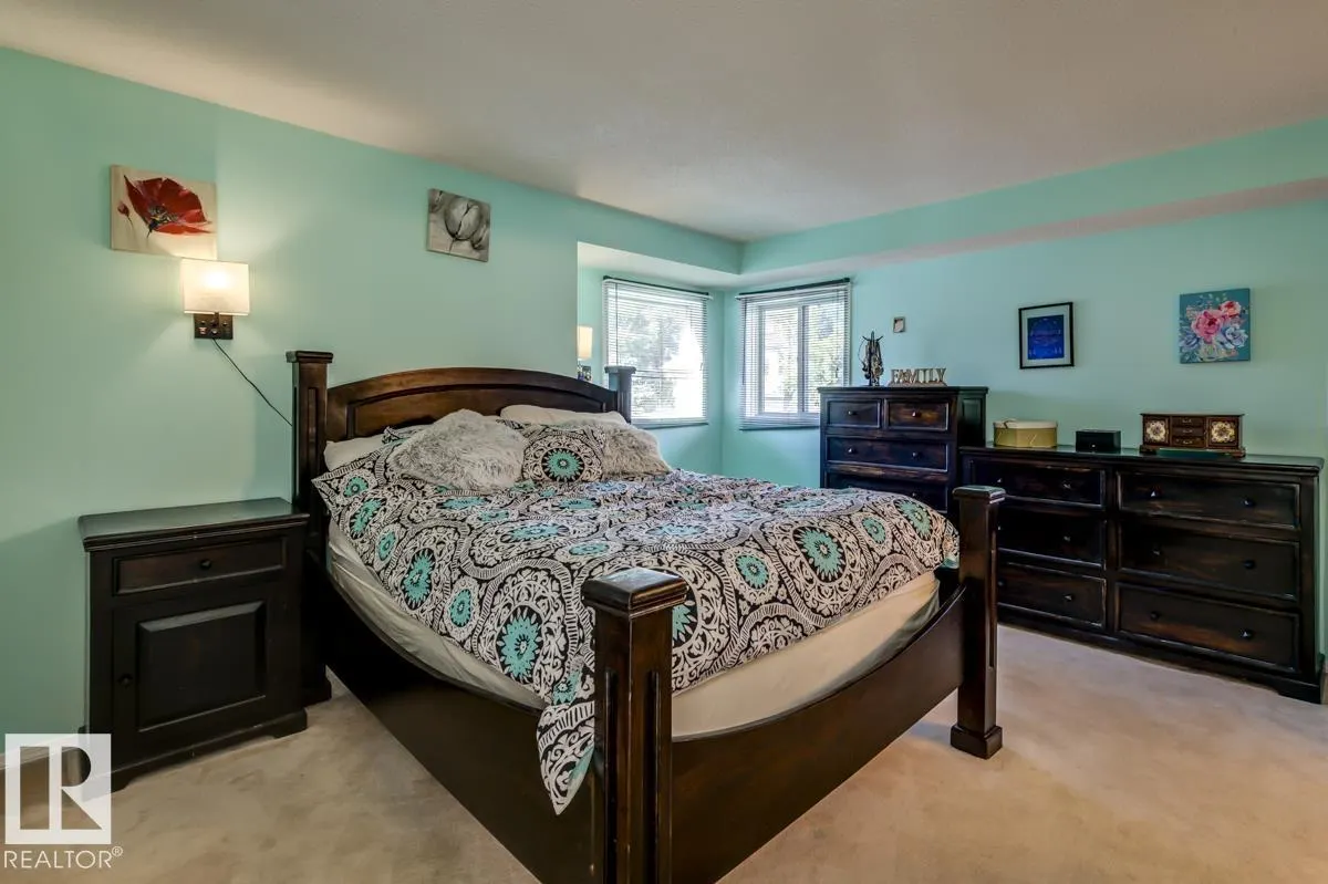 90 HIGHWOOD Bay