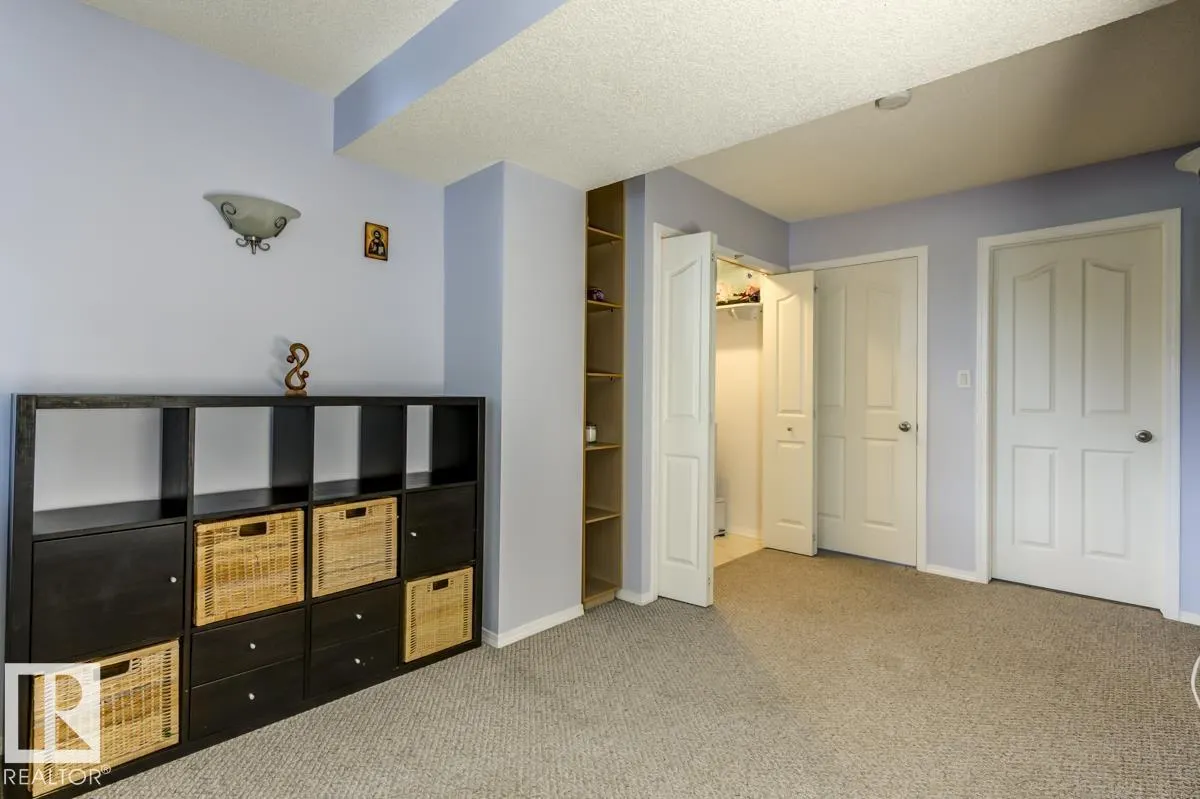 90 HIGHWOOD Bay