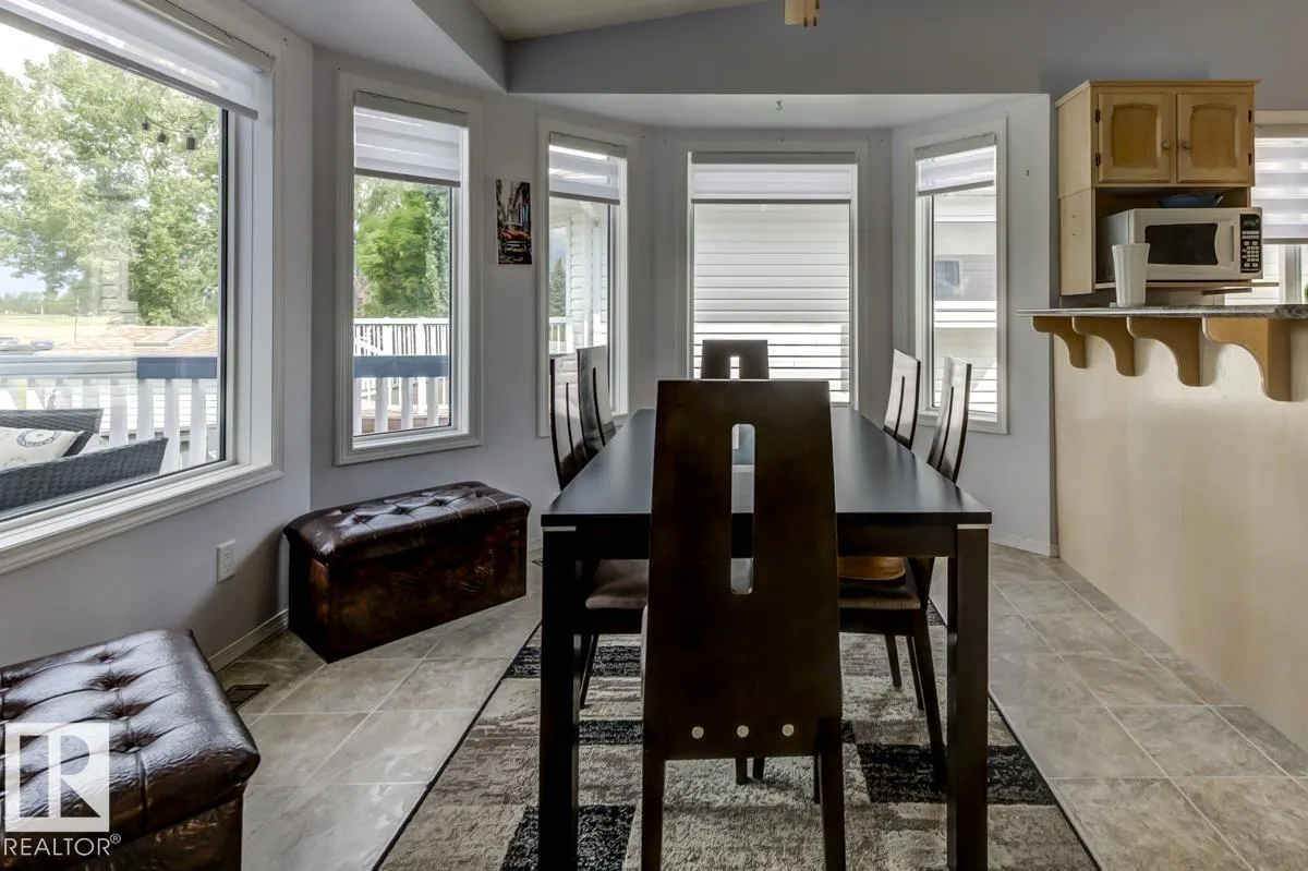 90 HIGHWOOD Bay