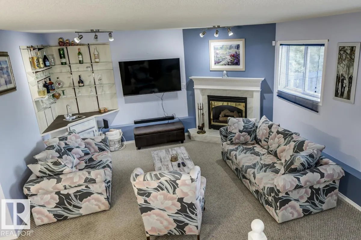 90 HIGHWOOD Bay