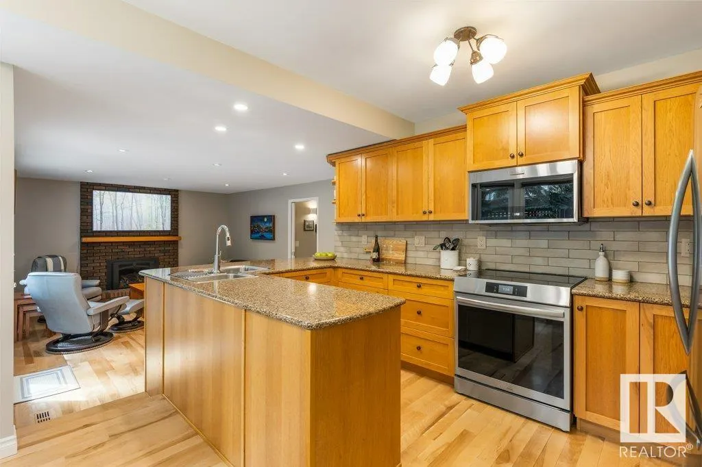 12 WOLCOTT Place