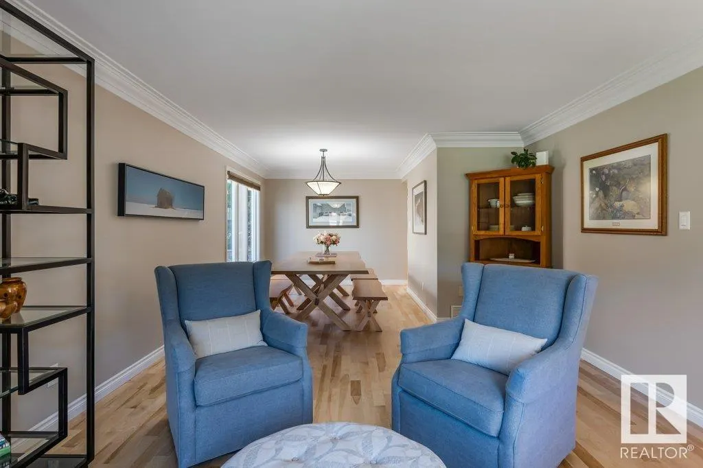 12 WOLCOTT Place