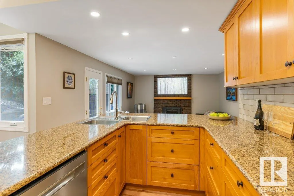 12 WOLCOTT Place